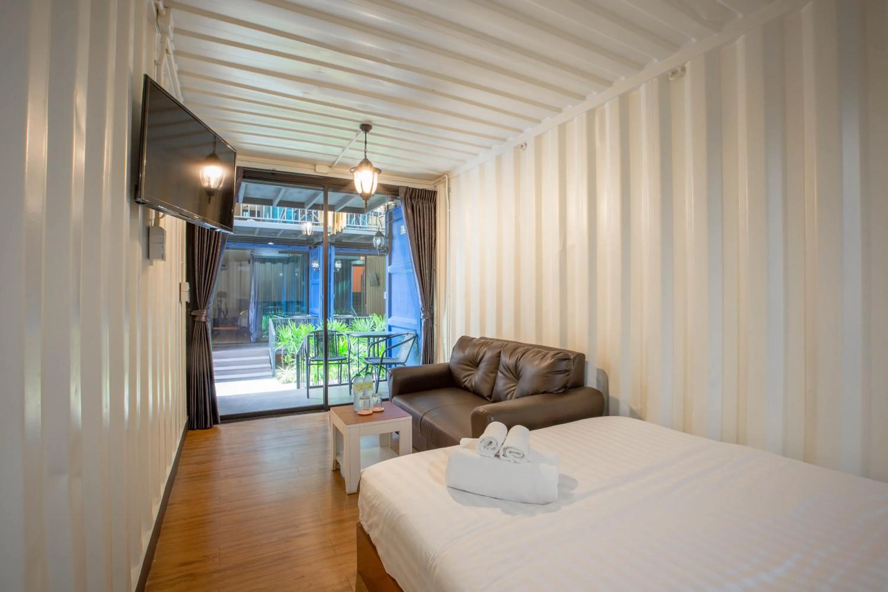 Bed in Tuscany Land Resort Donmuang