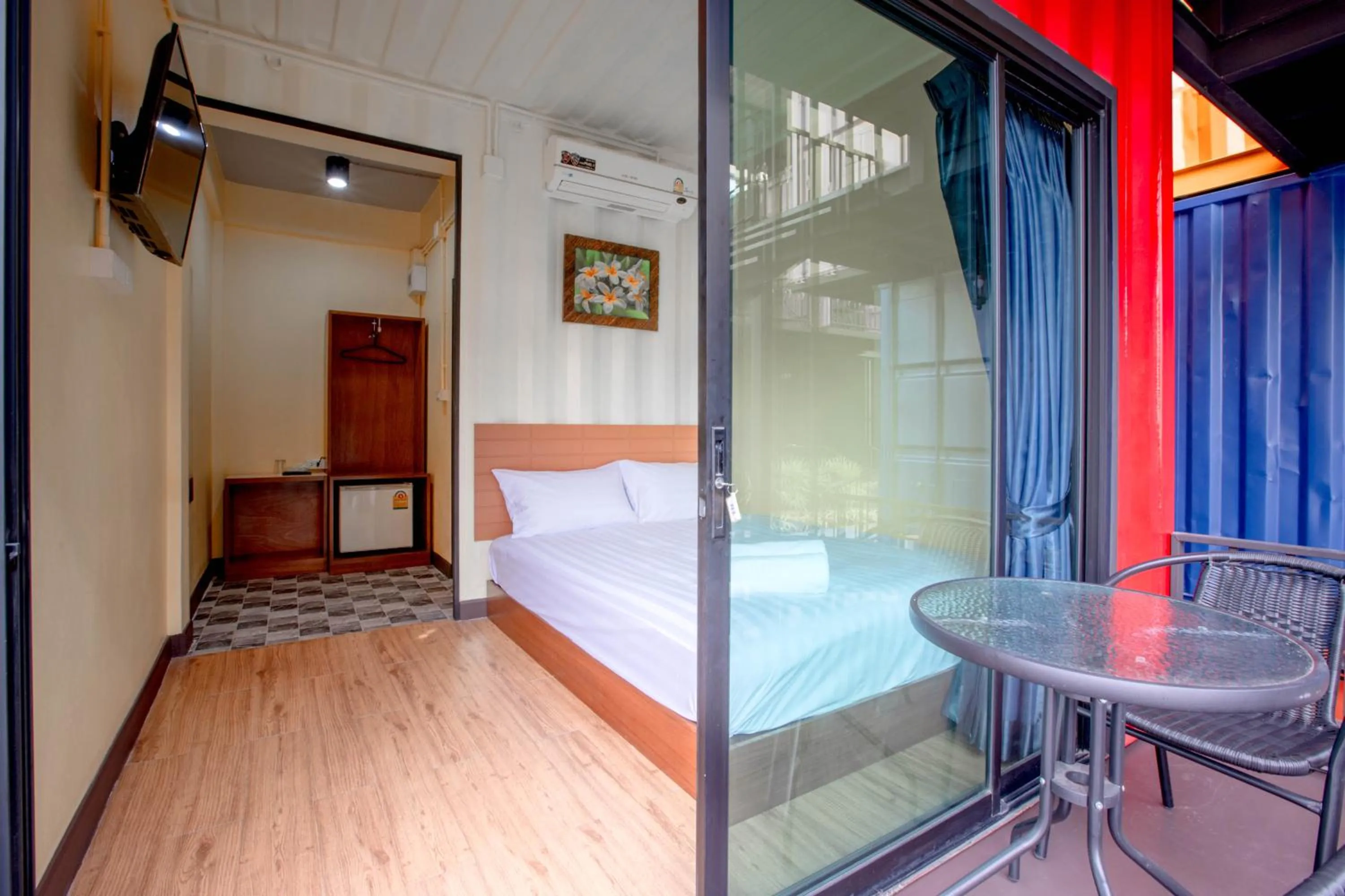 Bed in Tuscany Land Resort Donmuang