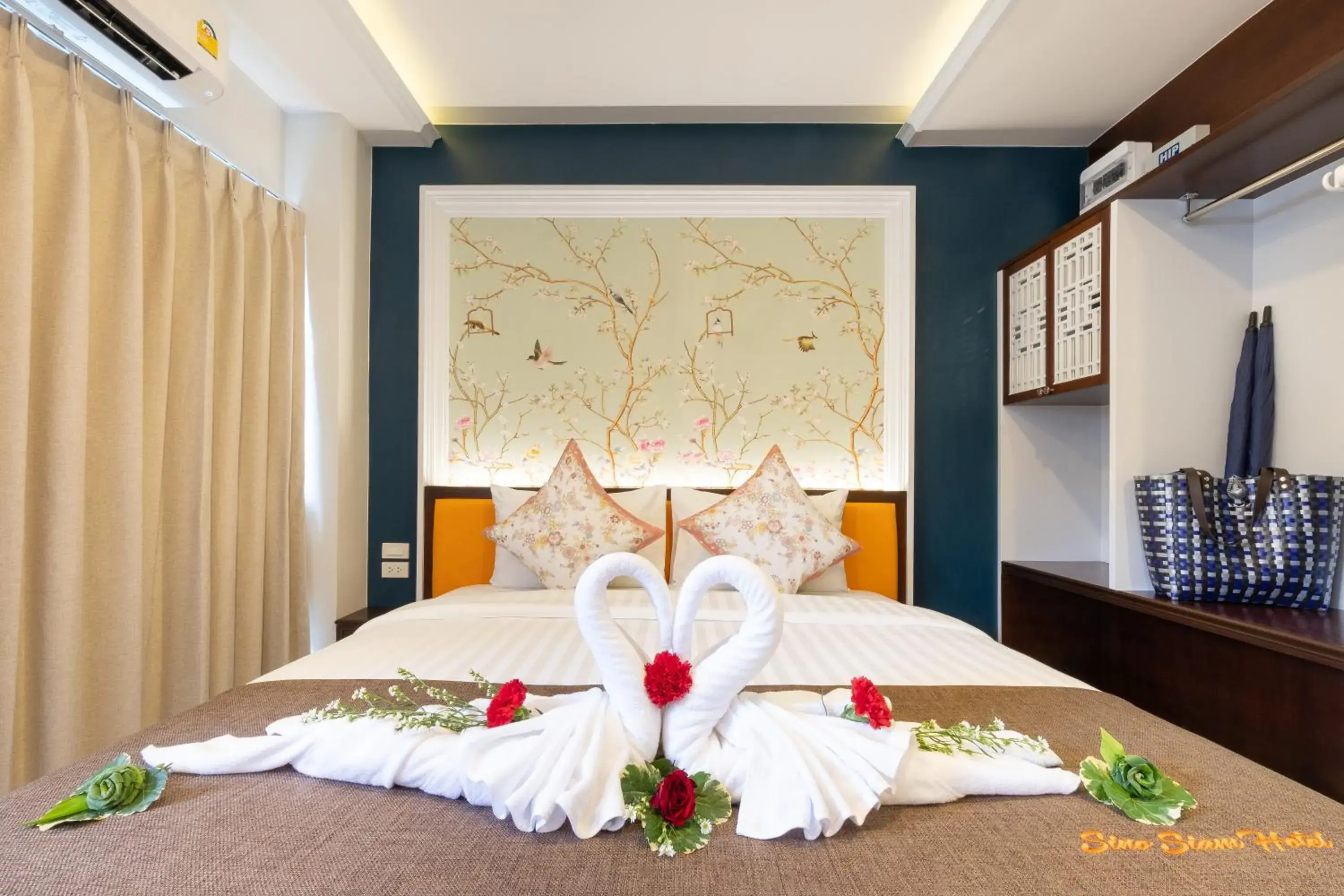 Deluxe Double or Twin Room in Sino Siam Hotel Deluxe Double or Twin Room in Sino Siam Hotel