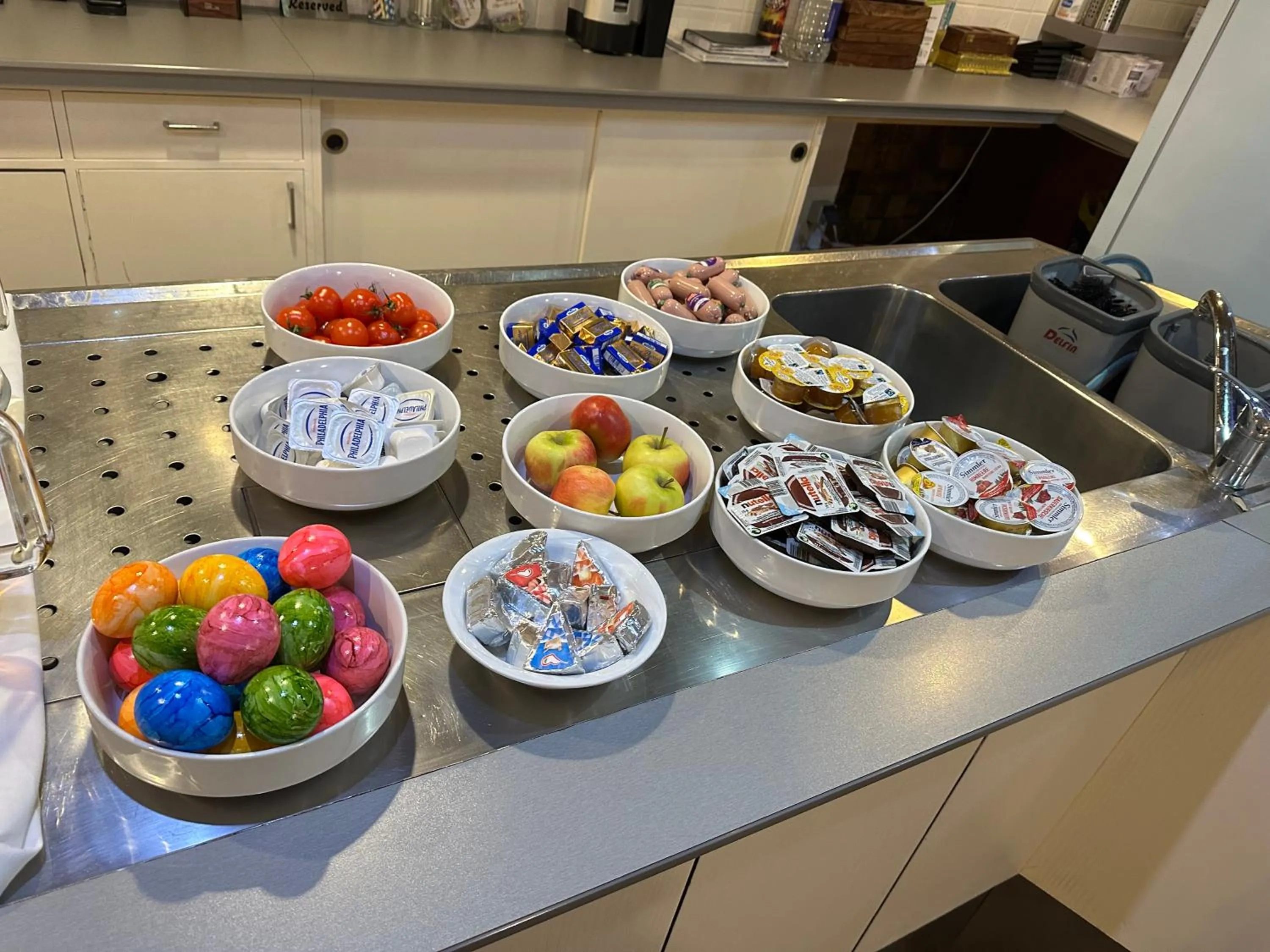 Breakfast in Hotel Hellers Twenty Four I -24h-Check-In-