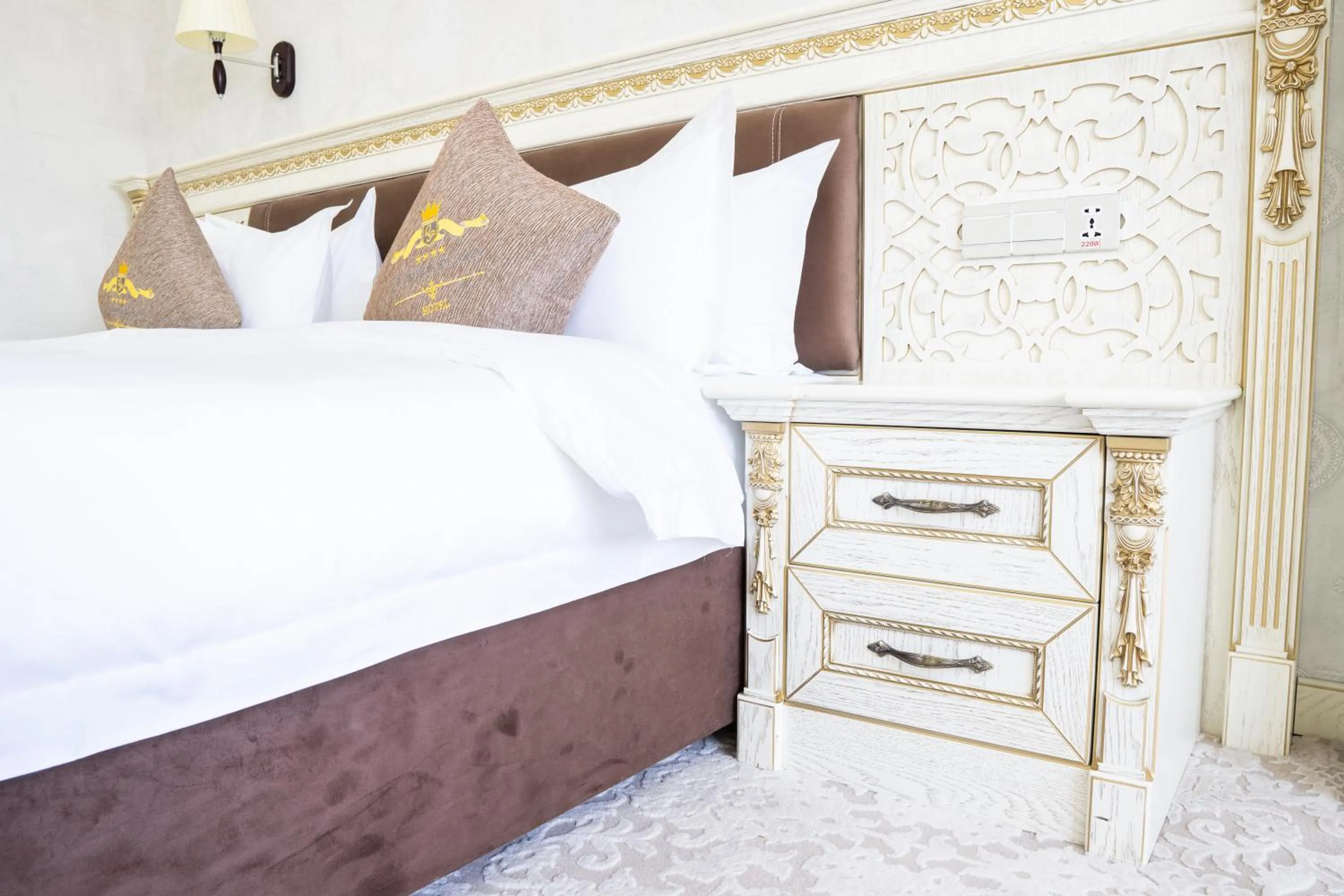 Bedroom, Bed in Qushbegi Plaza Hotel