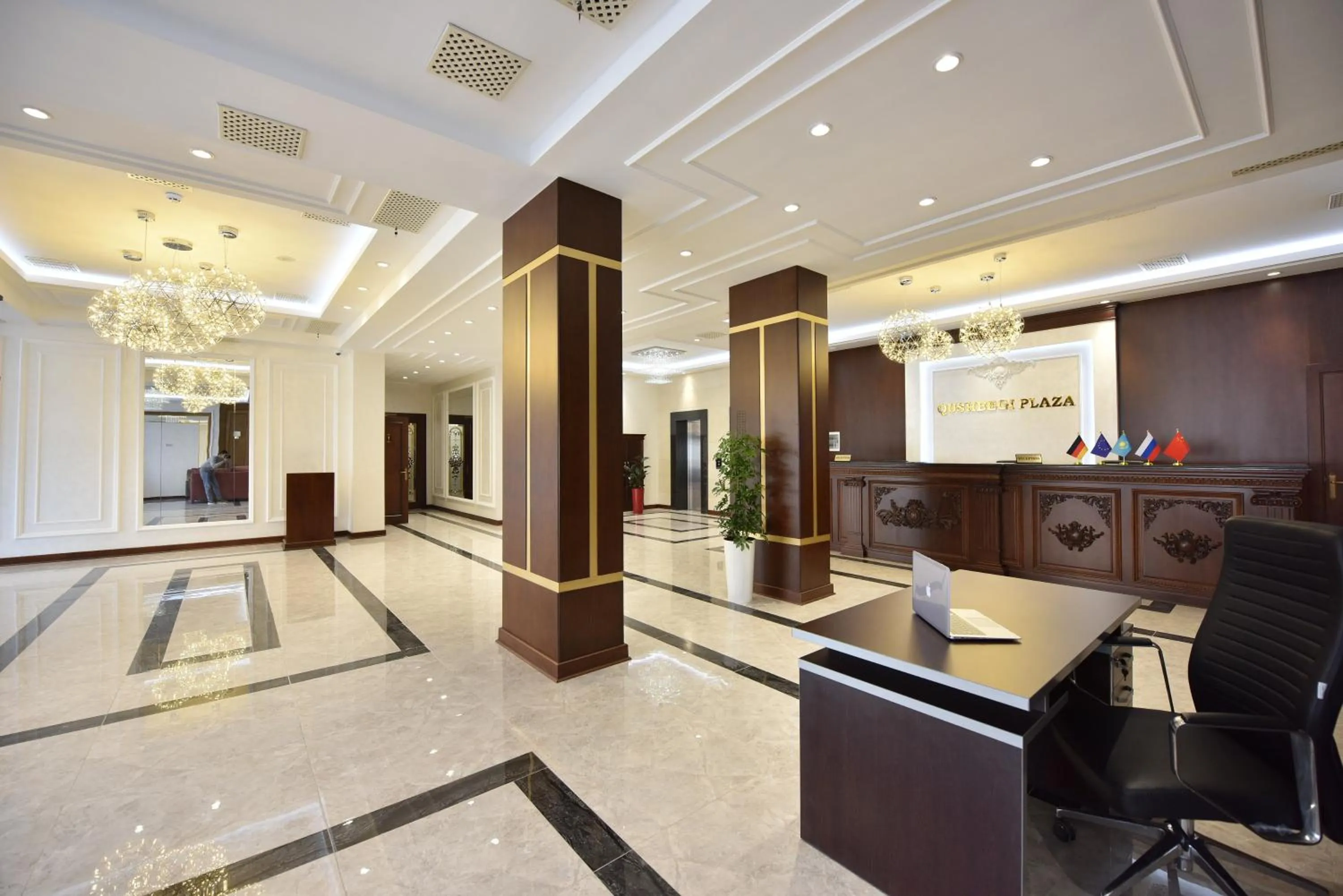 Property building in Qushbegi Plaza Hotel