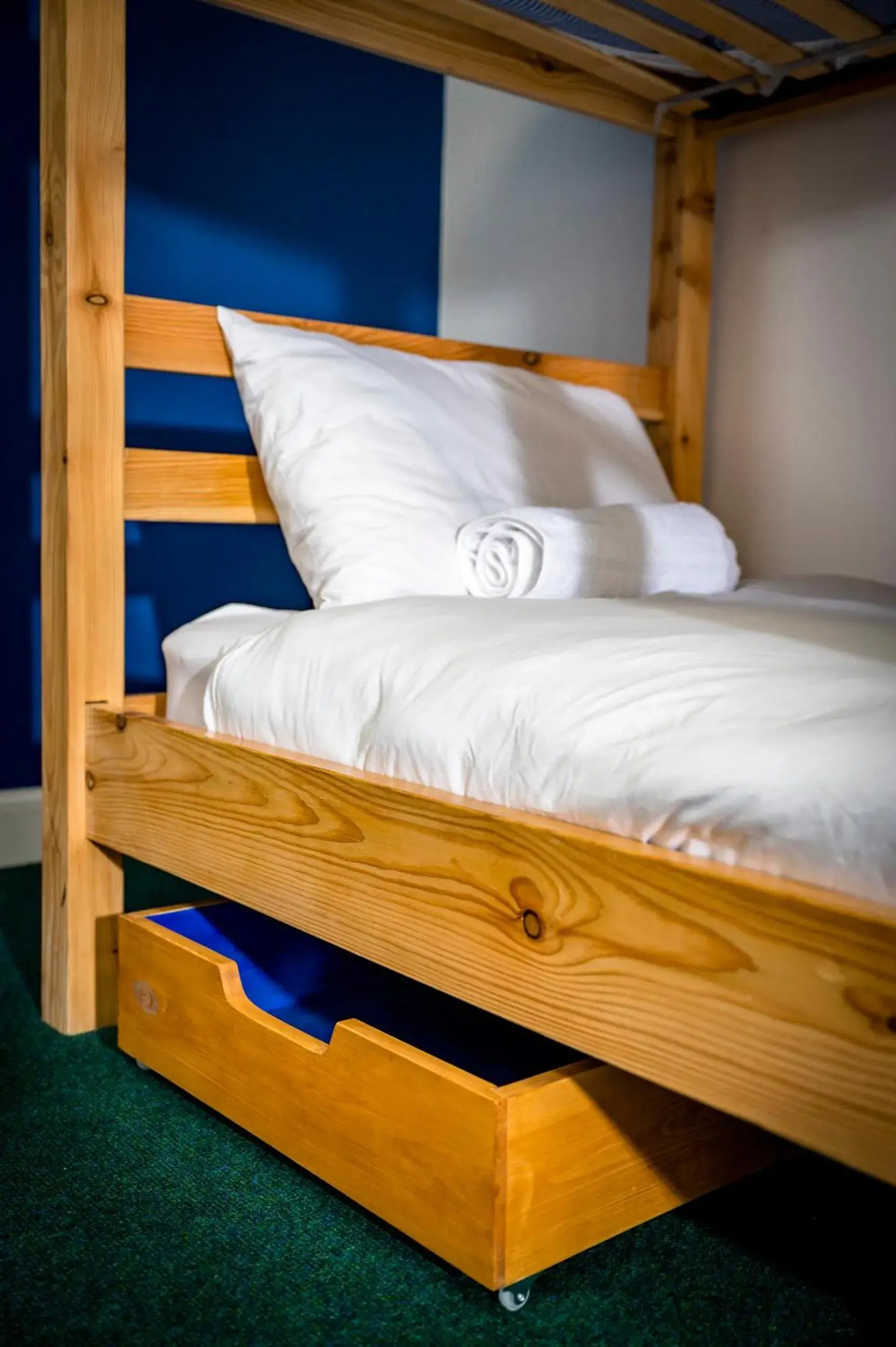 Bed in 4-Bed Female Dormitory Room in Loch Ness Bunk Inn Bed in 4-Bed Female Dormitory Room in Loch Ness Bunk Inn