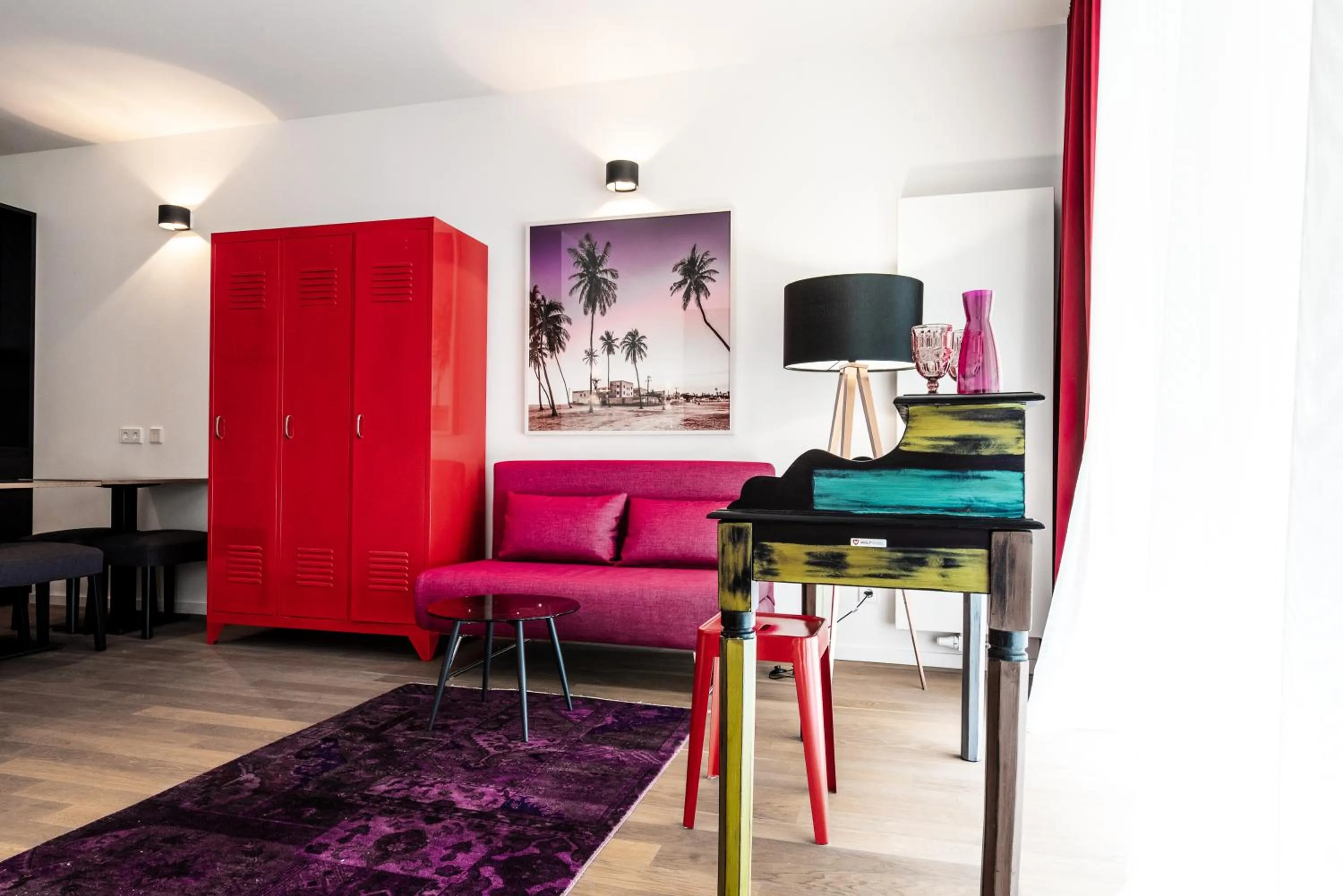 Dining area in Blackhome Graz I contactless check-in