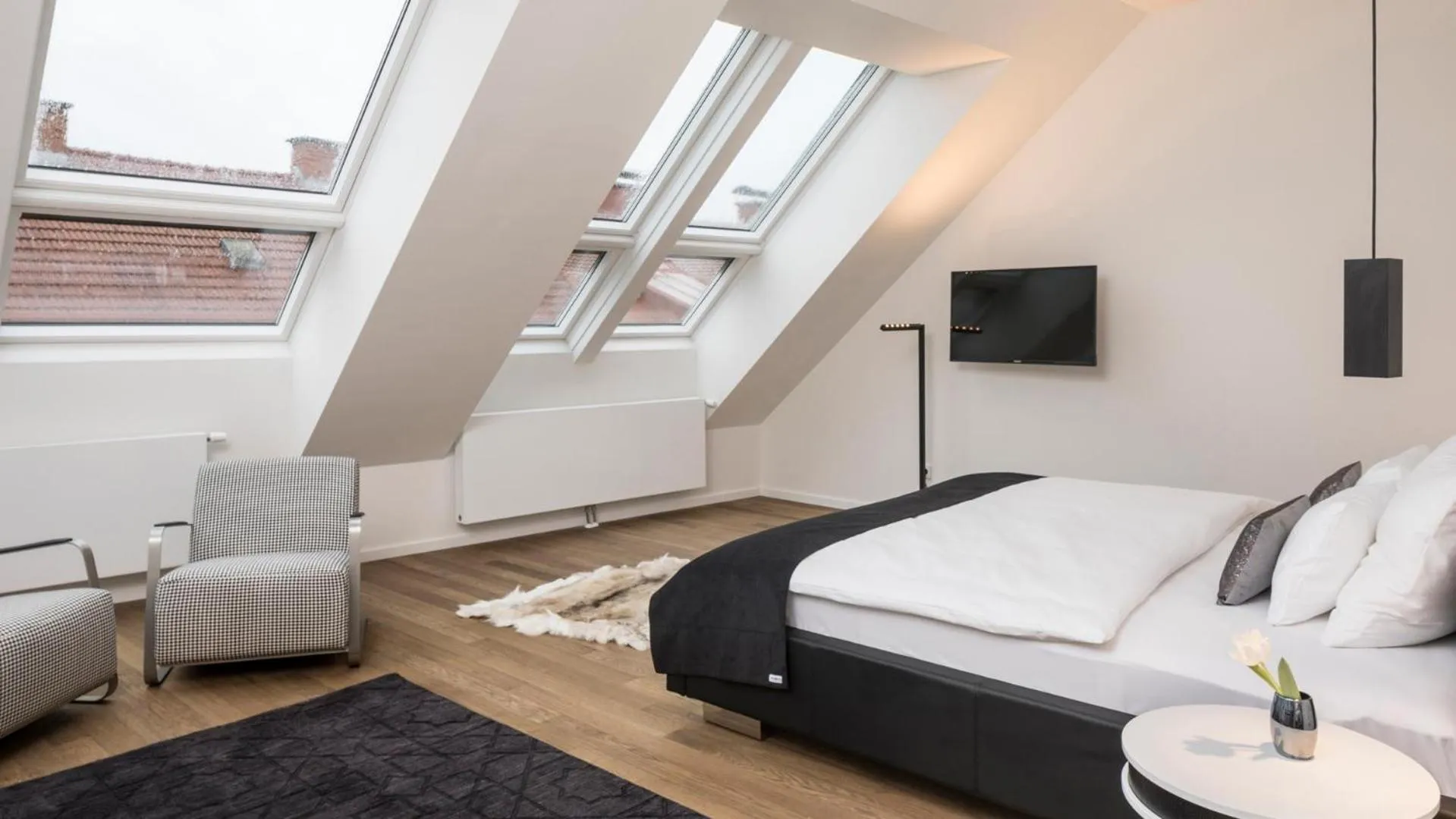 Photo of the whole room, Bed in Blackhome Graz I contactless check-in