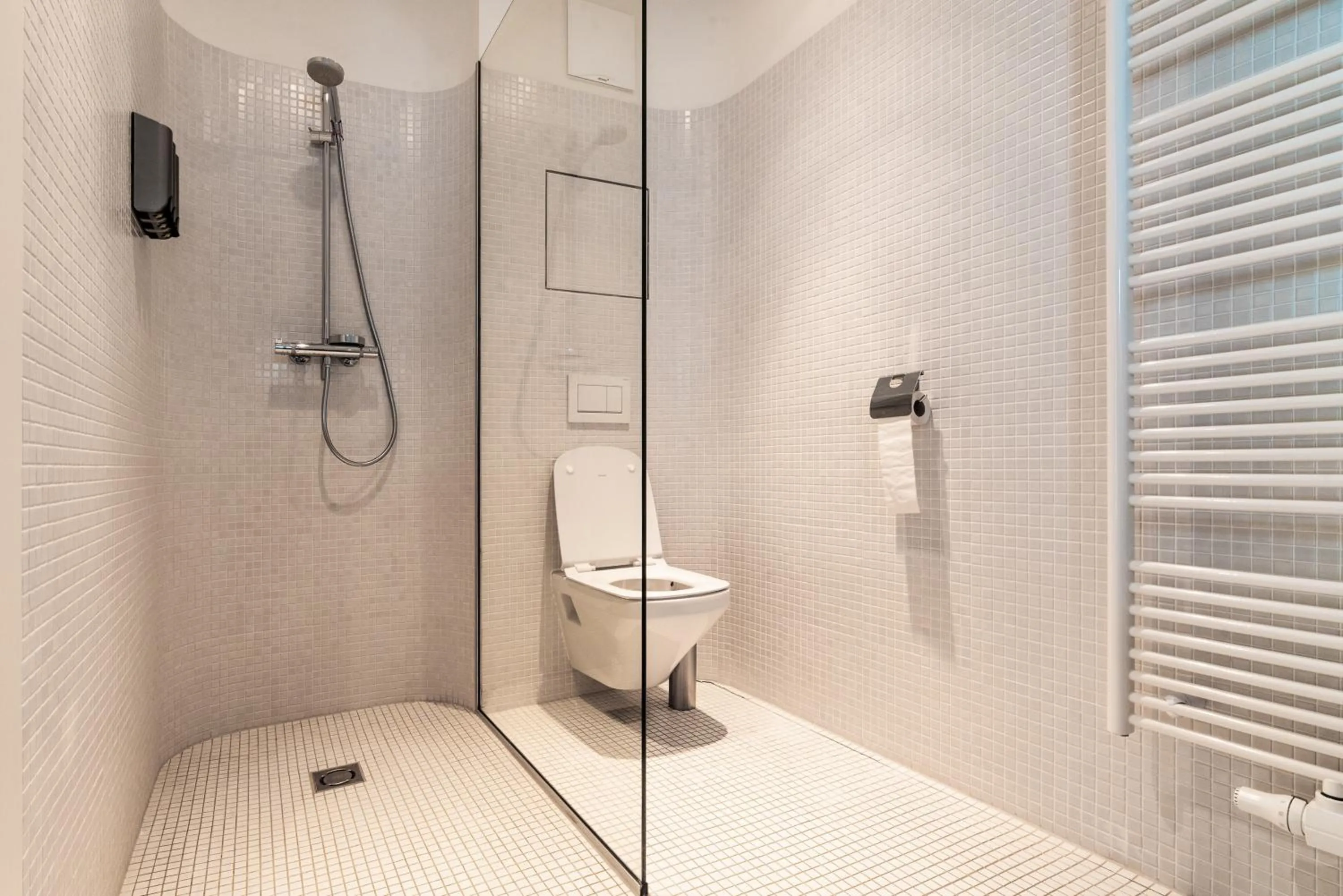 Shower in Blackhome Graz I contactless check-in