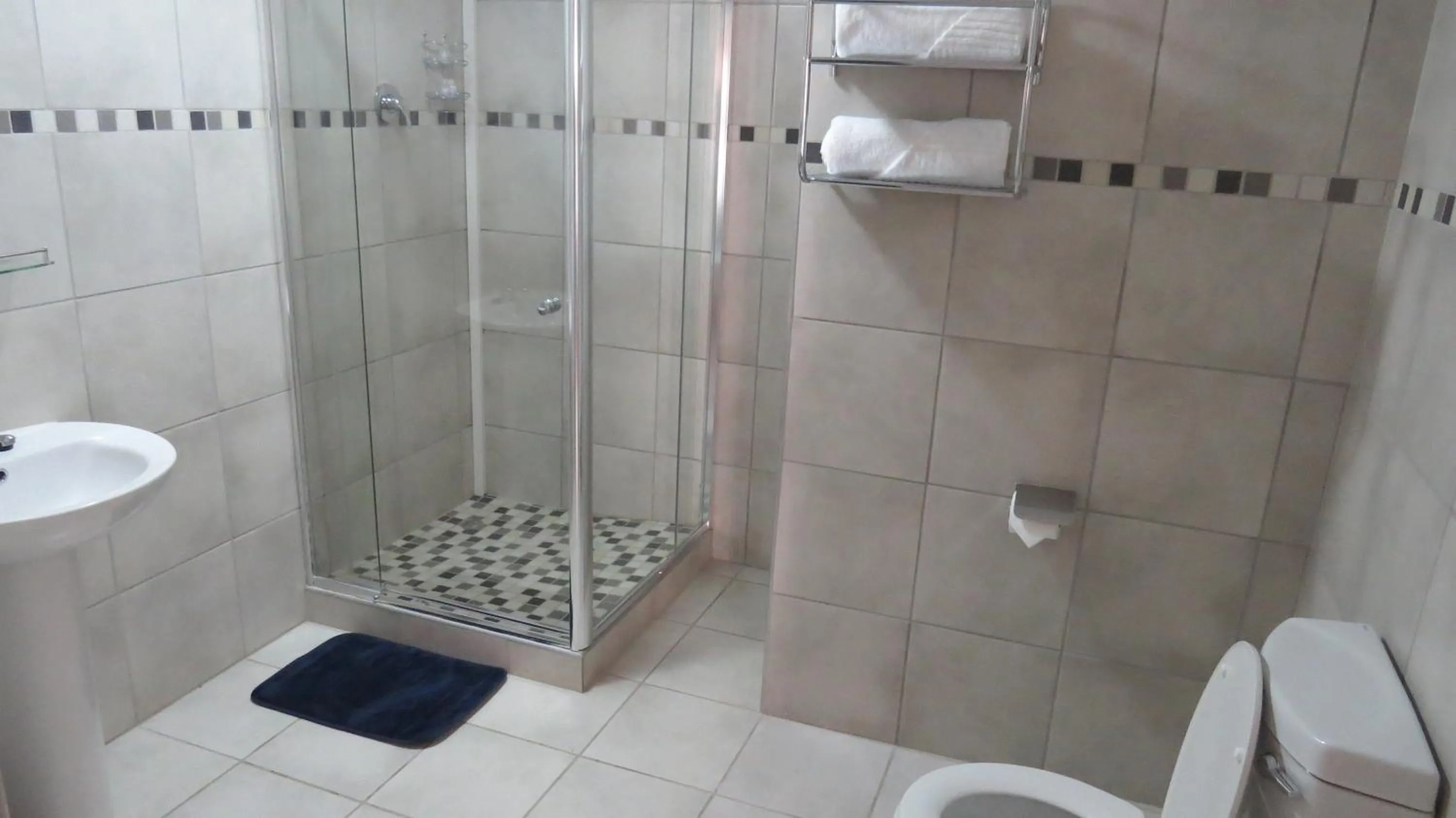 Shower in Villa Strada Guesthouse