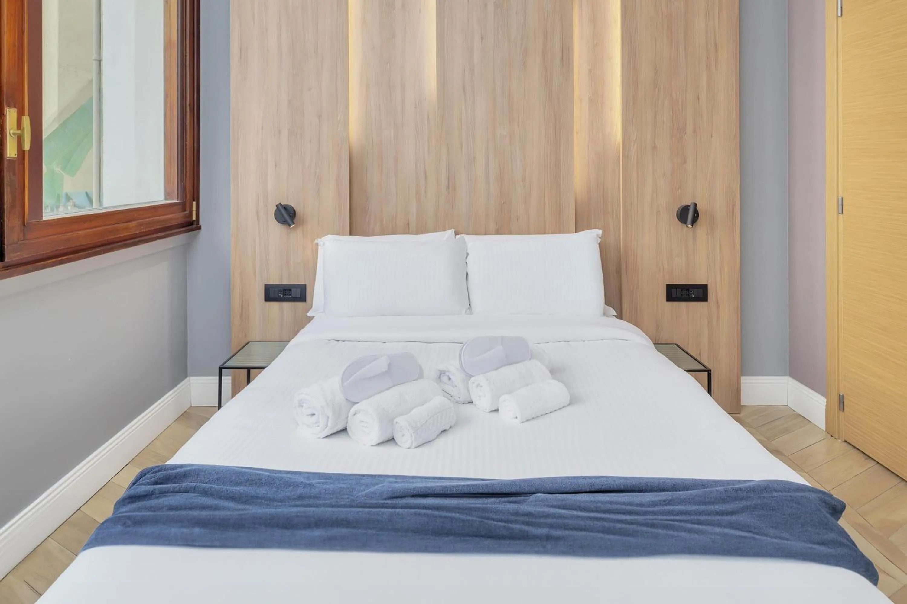 Photo of the whole room, Bed in B&B Hotel Milano City Center Duomo