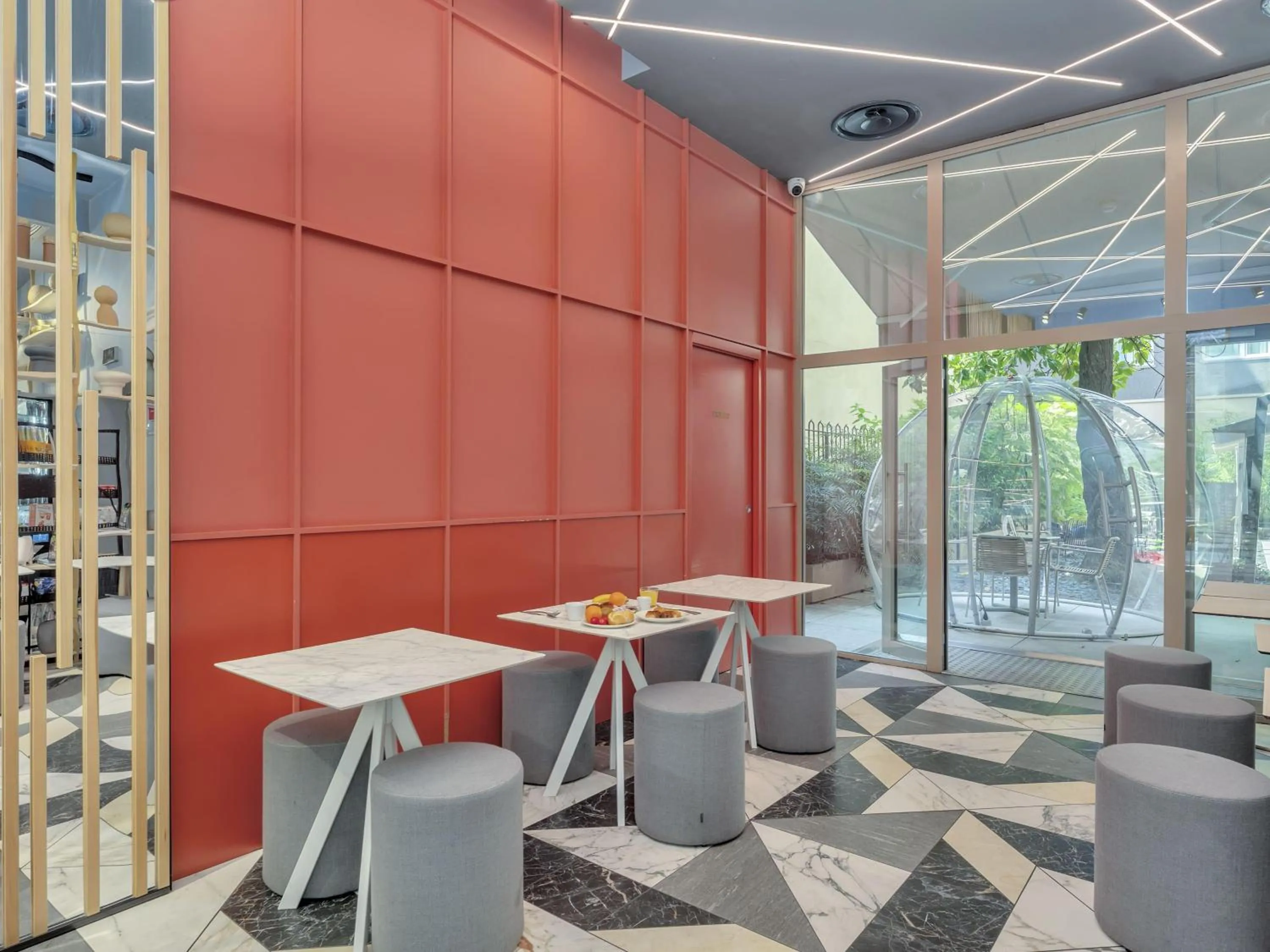 Lobby or reception in B&B Hotel Milano City Center Duomo