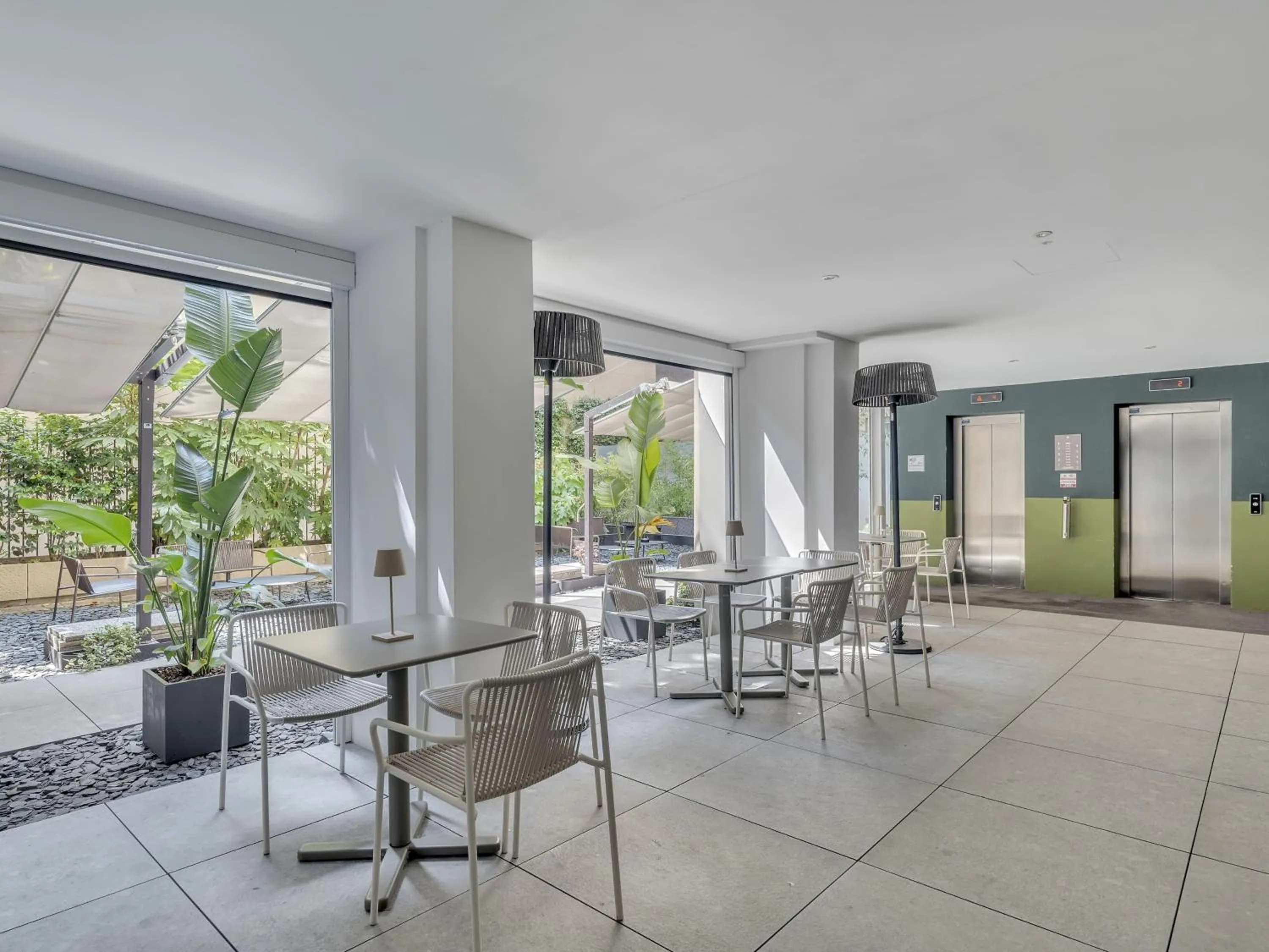 Lobby or reception in B&B Hotel Milano City Center Duomo