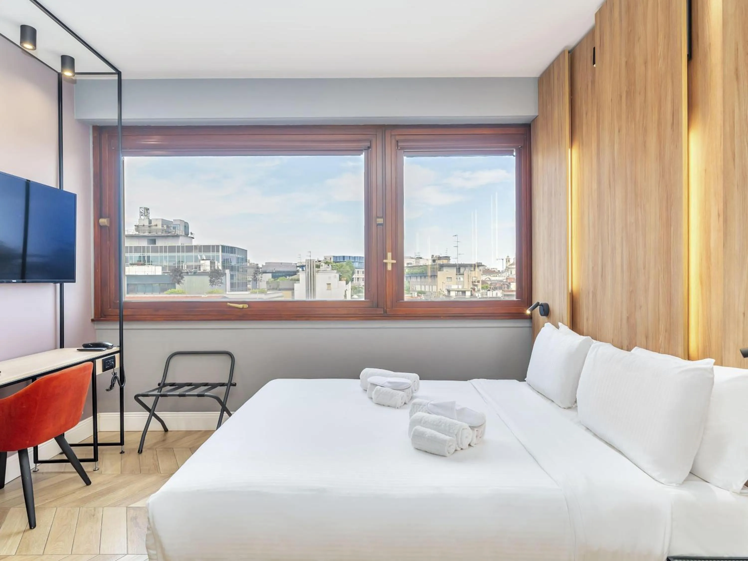 Photo of the whole room, Bed in B&B Hotel Milano City Center Duomo