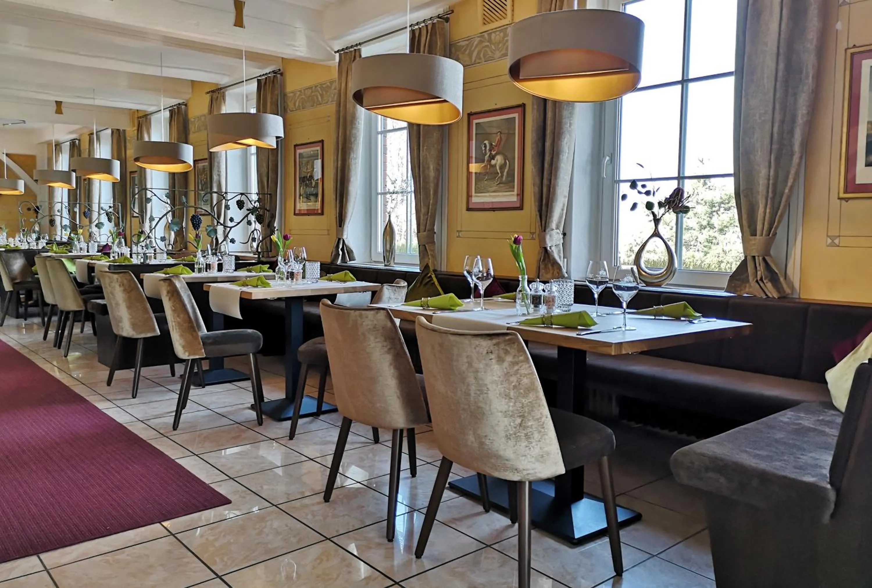 Restaurant/places to eat in Hotel Wittelsbacher Höh