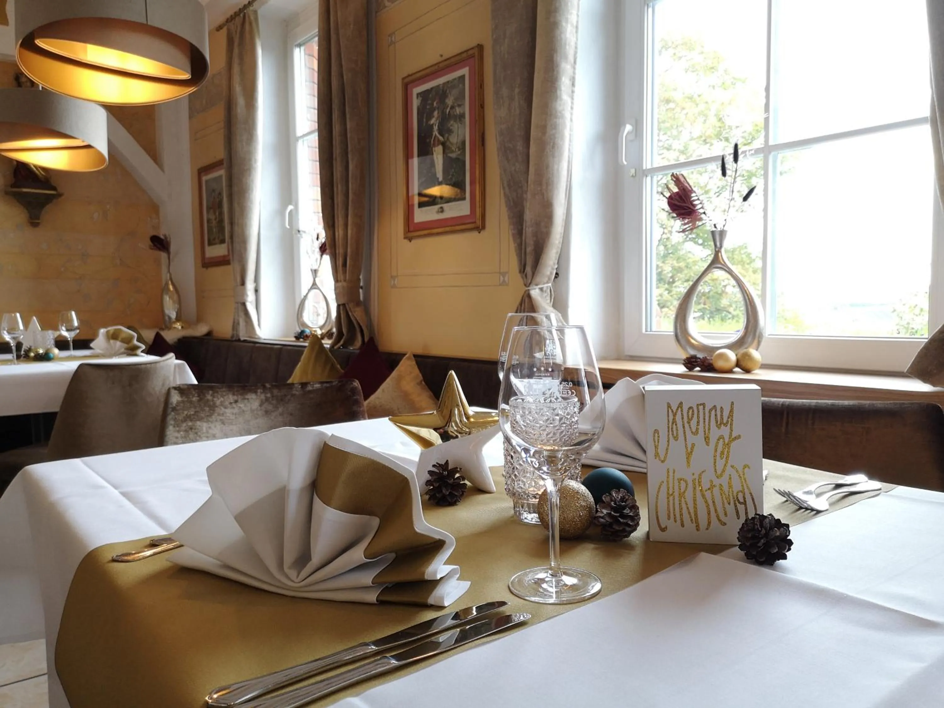 Restaurant/places to eat, Bed in Hotel Wittelsbacher Höh