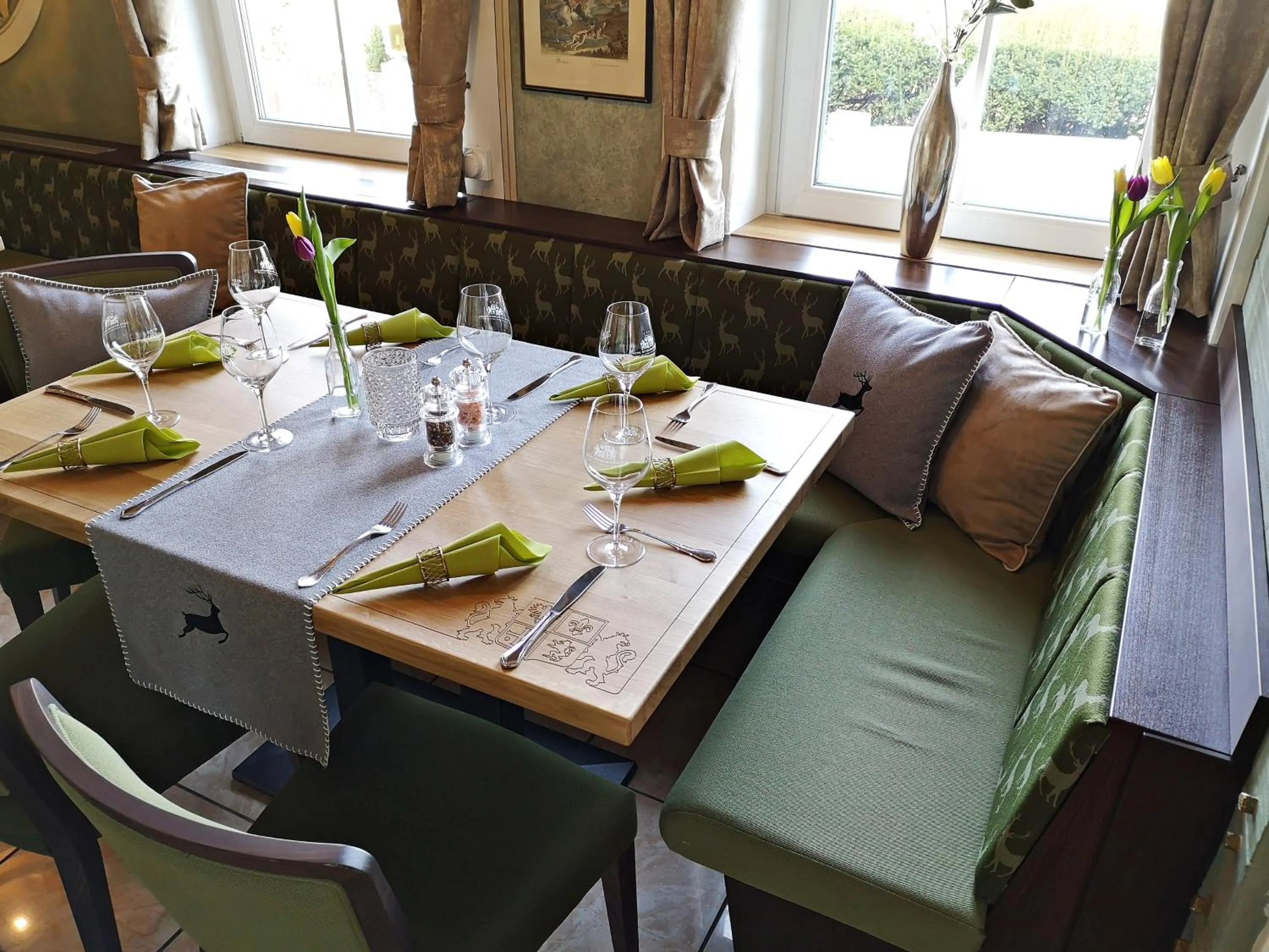 Restaurant/places to eat in Hotel Wittelsbacher Höh