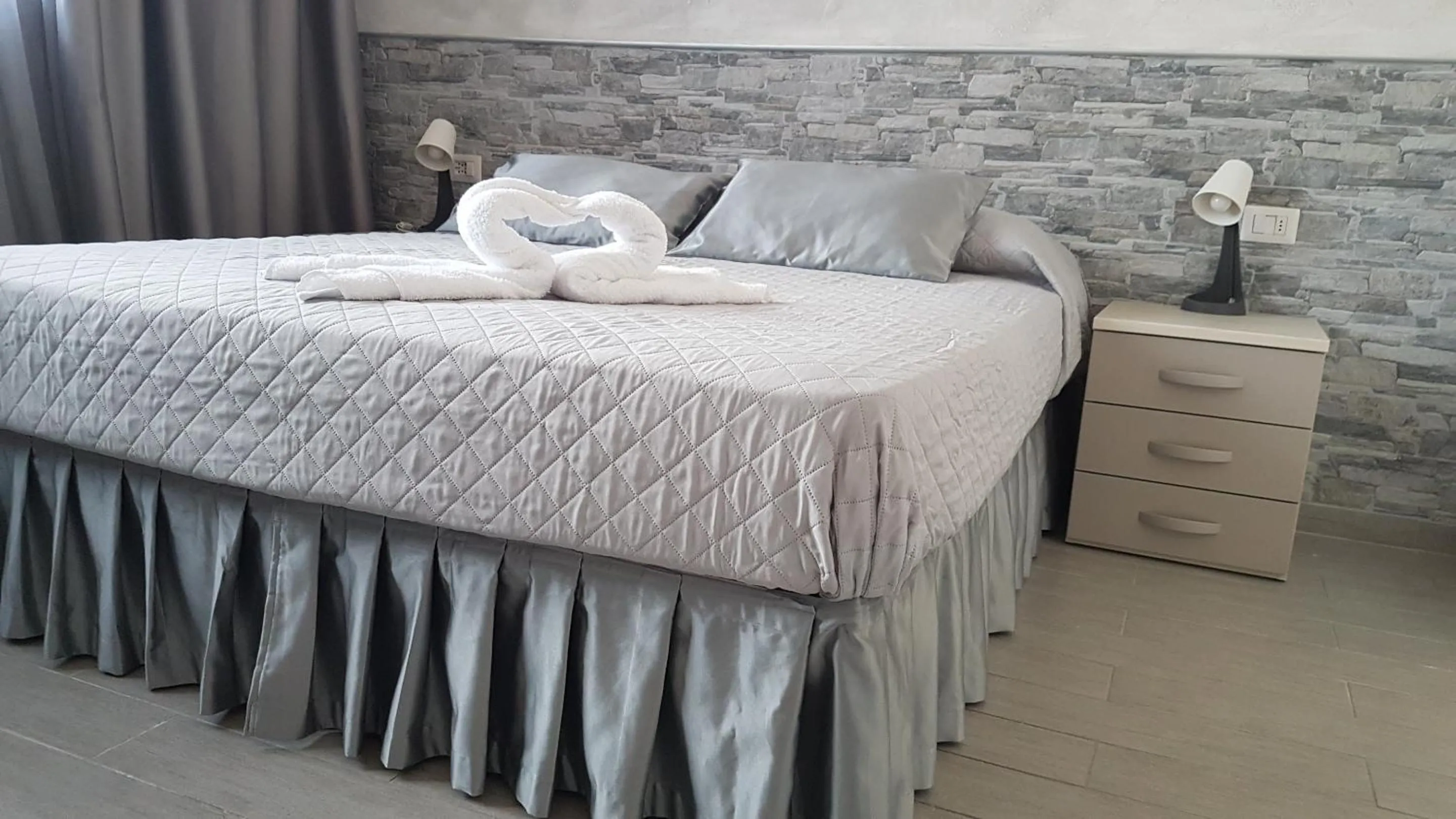 Bedroom, Bed in ILLUVIA affitto camere