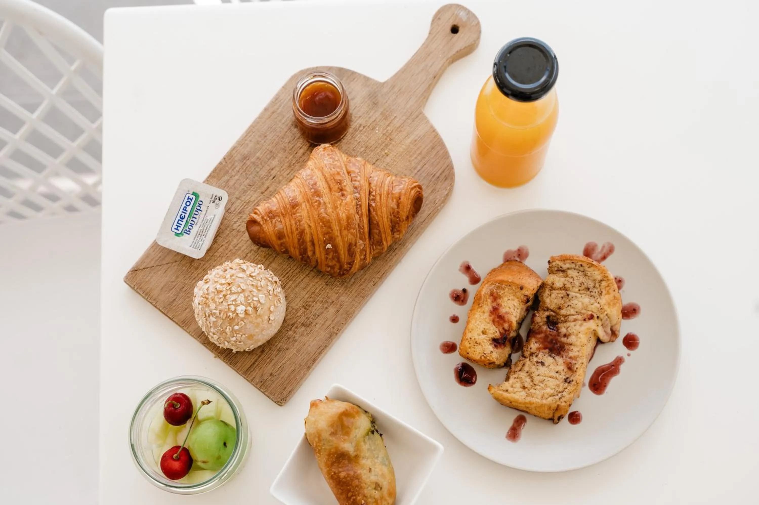 Breakfast in Amphitrite Suites Santorini