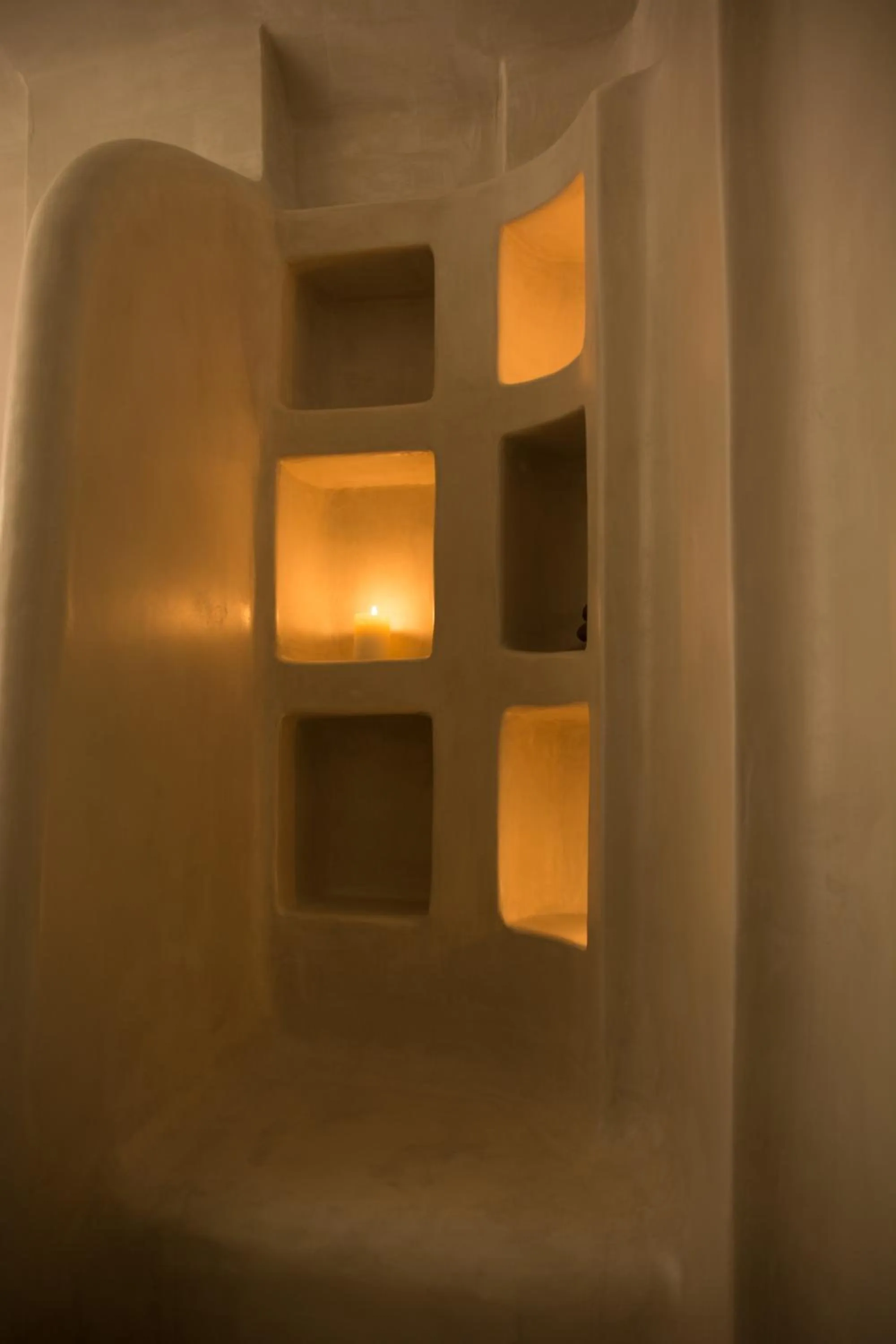 Shower in Amphitrite Suites Santorini