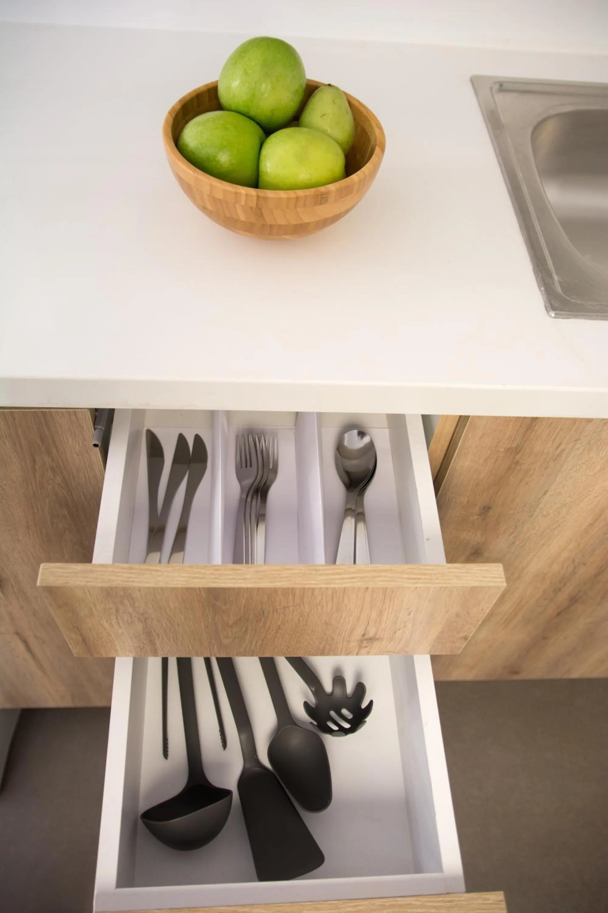 Food and drinks in Amphitrite Suites Santorini