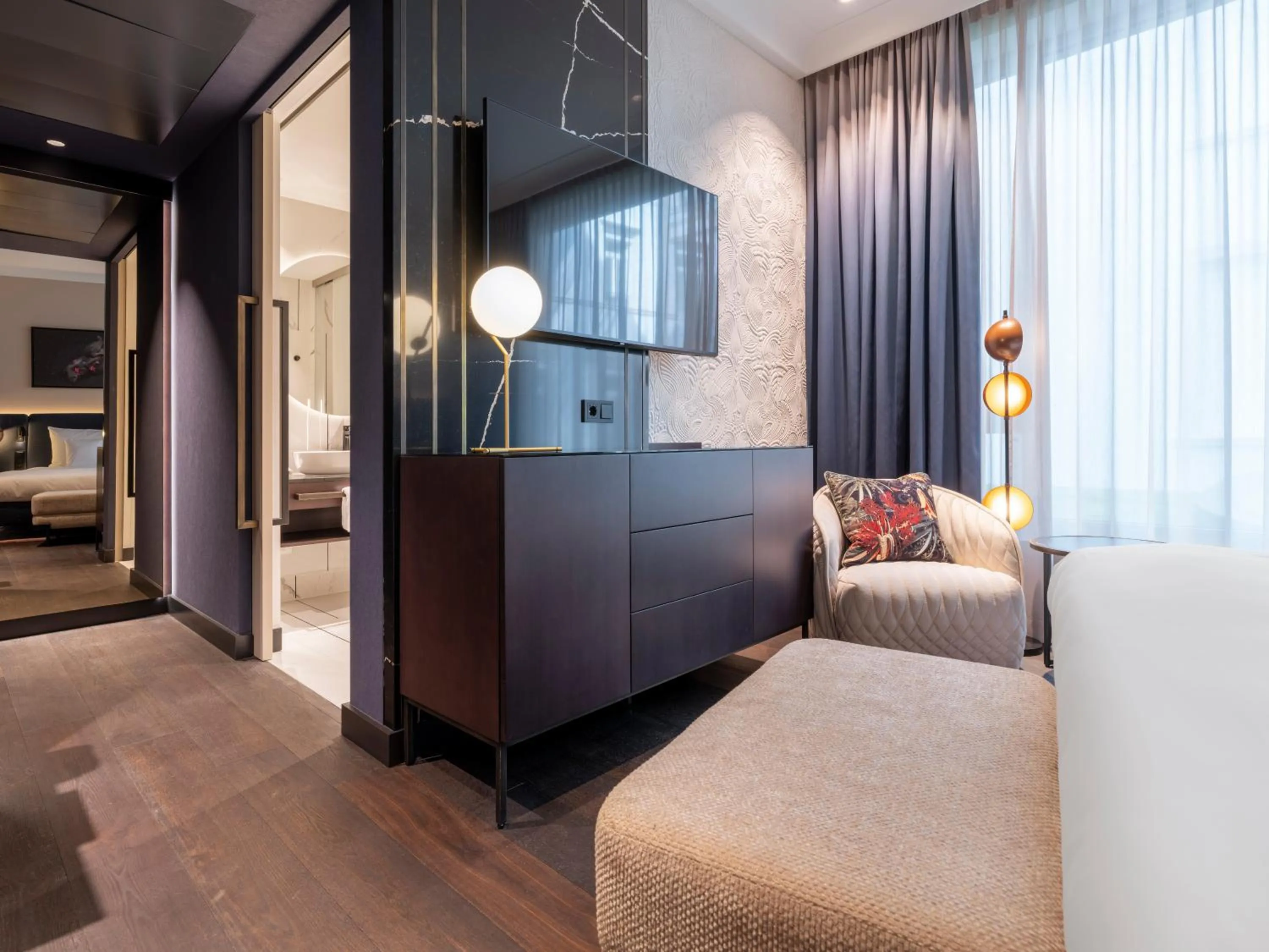 Photo of the whole room, Bed in Steigenberger Icon Europäischer Hof Baden Baden