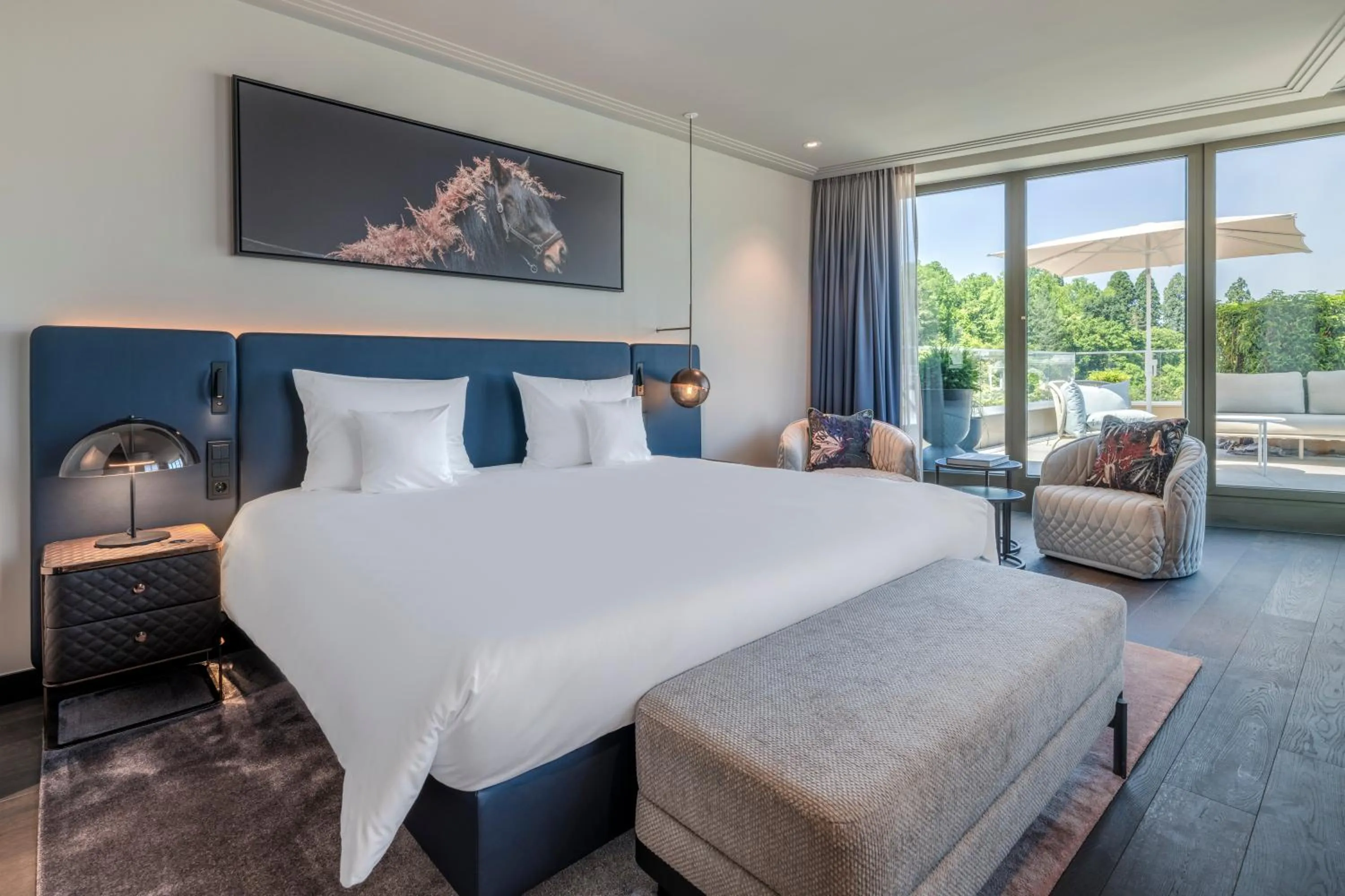 Bed in Steigenberger Icon Europäischer Hof Baden Baden