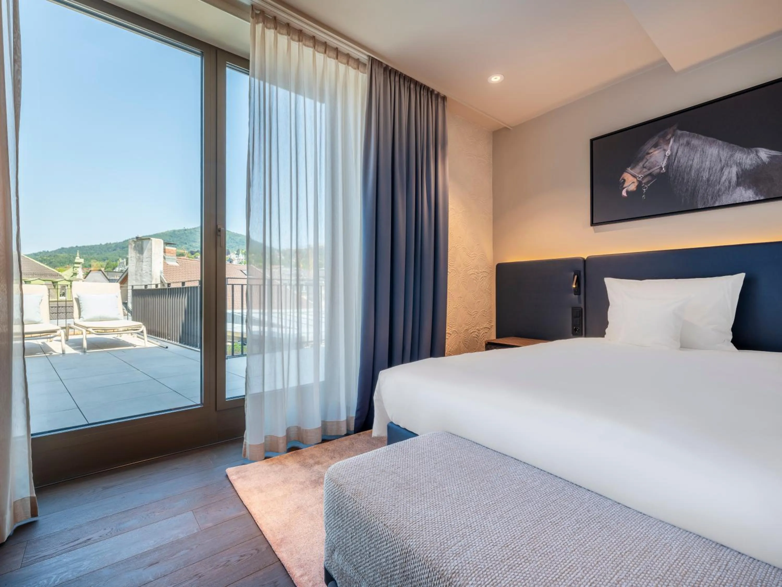 Bed in Steigenberger Icon Europäischer Hof Baden Baden