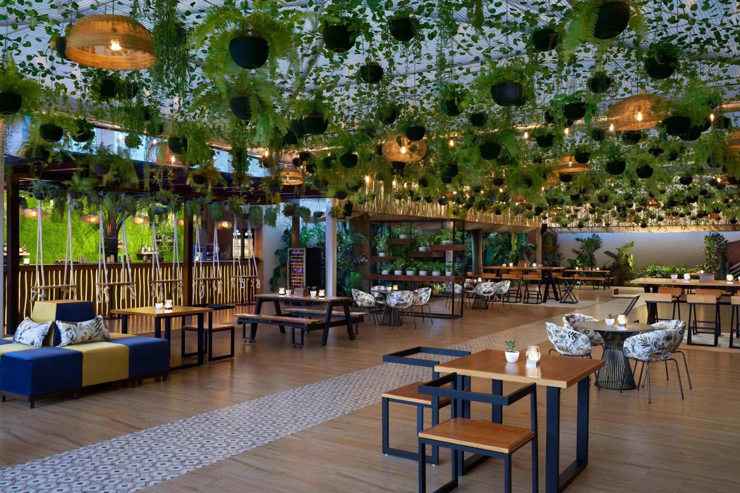 Restaurant/places to eat in JW Marriott Hotel Bengaluru