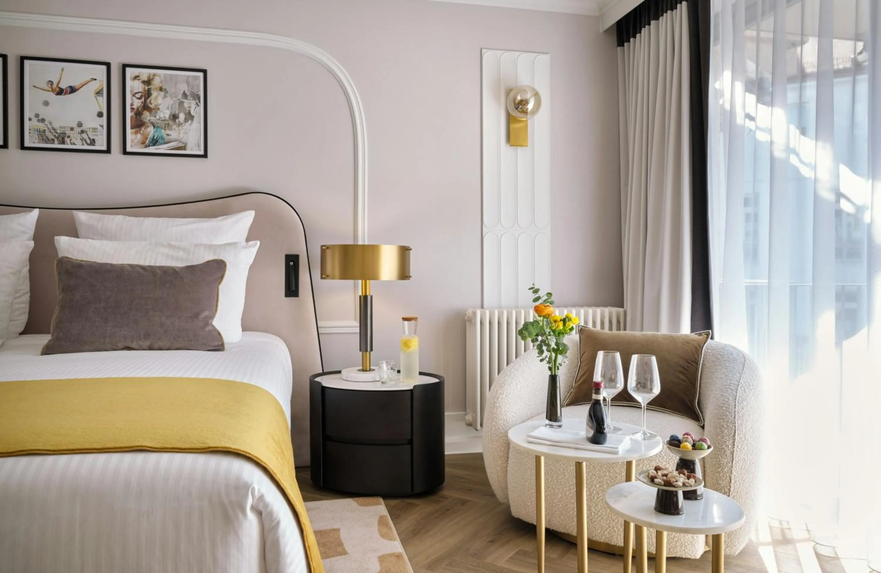 Photo of the whole room, Bed in Badischer Hof Baden-Baden - Leonardo Limited Edition