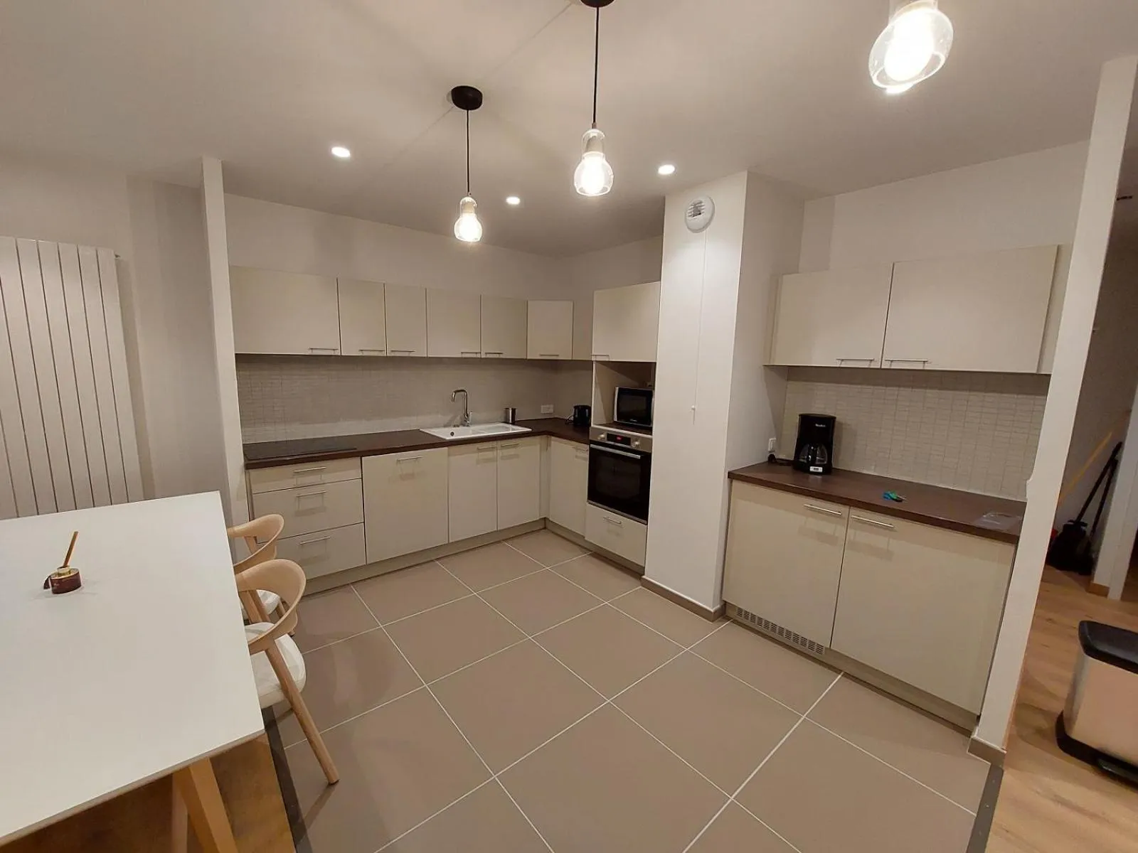 Kitchen or kitchenette in Villa Thermae Santenay