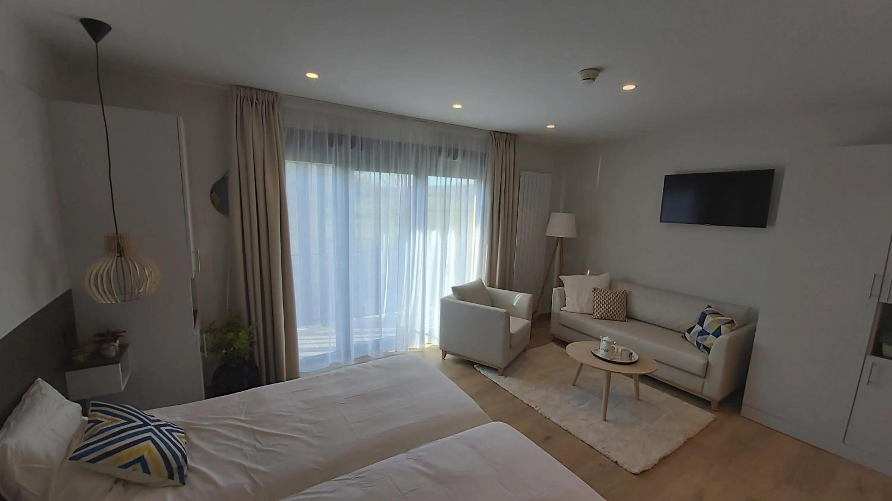 Photo of the whole room, Bed in Villa Thermae Santenay