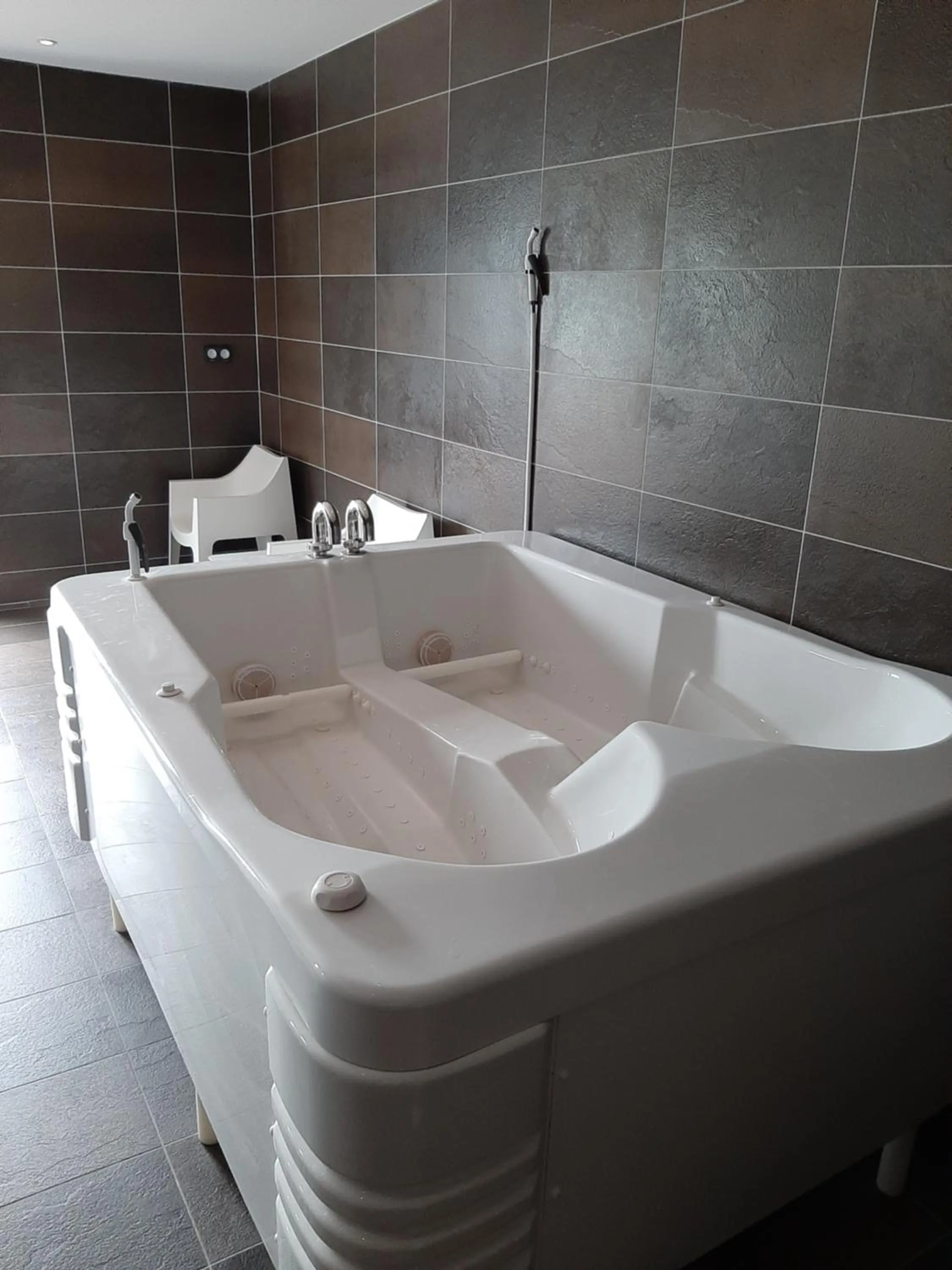 Spa and wellness centre/facilities in Villa Thermae Santenay