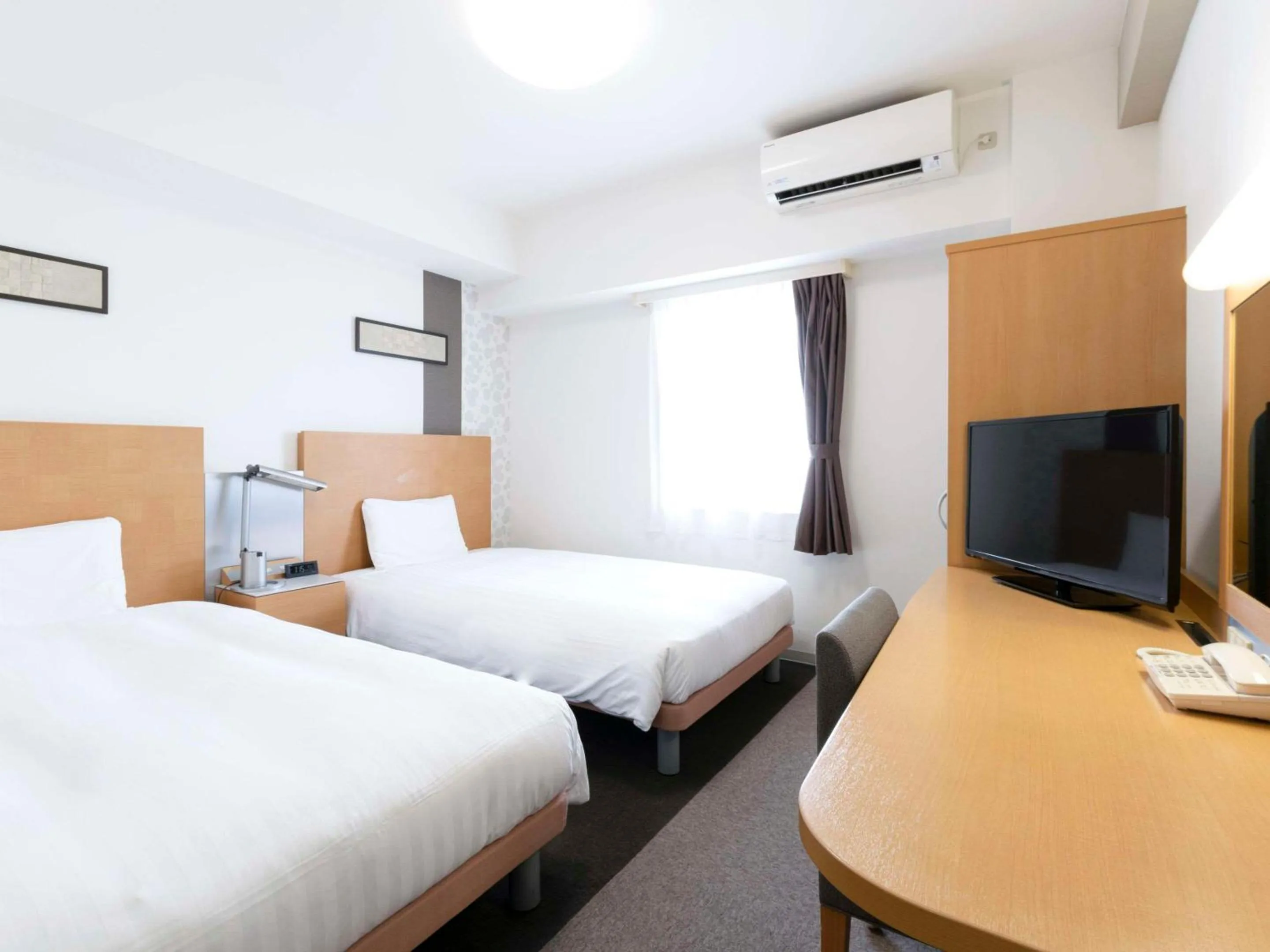 Standard Twin Room - Non-Smoking in Comfort Hotel Central International Airport