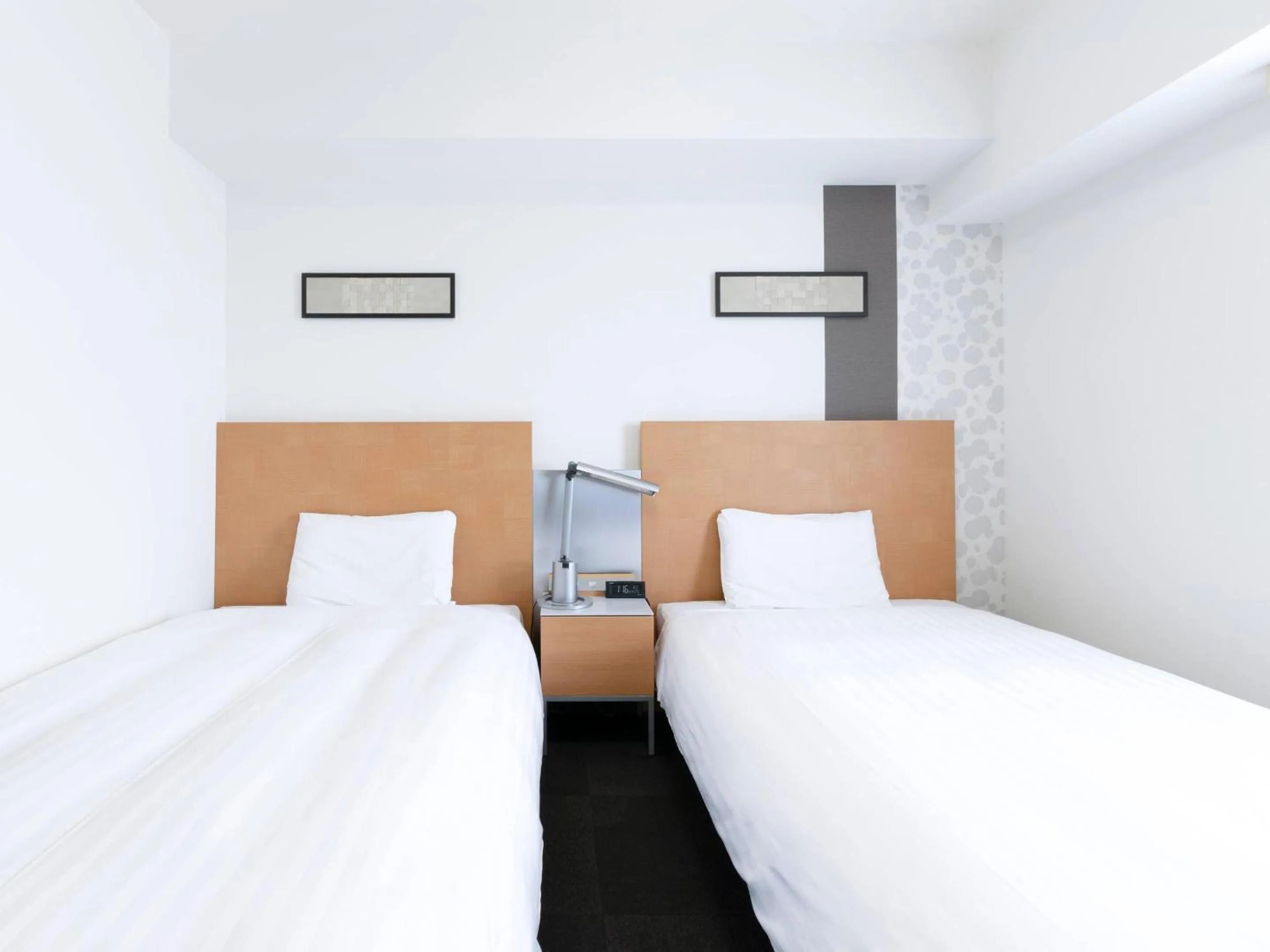 Bedroom, Bed in Comfort Hotel Central International Airport