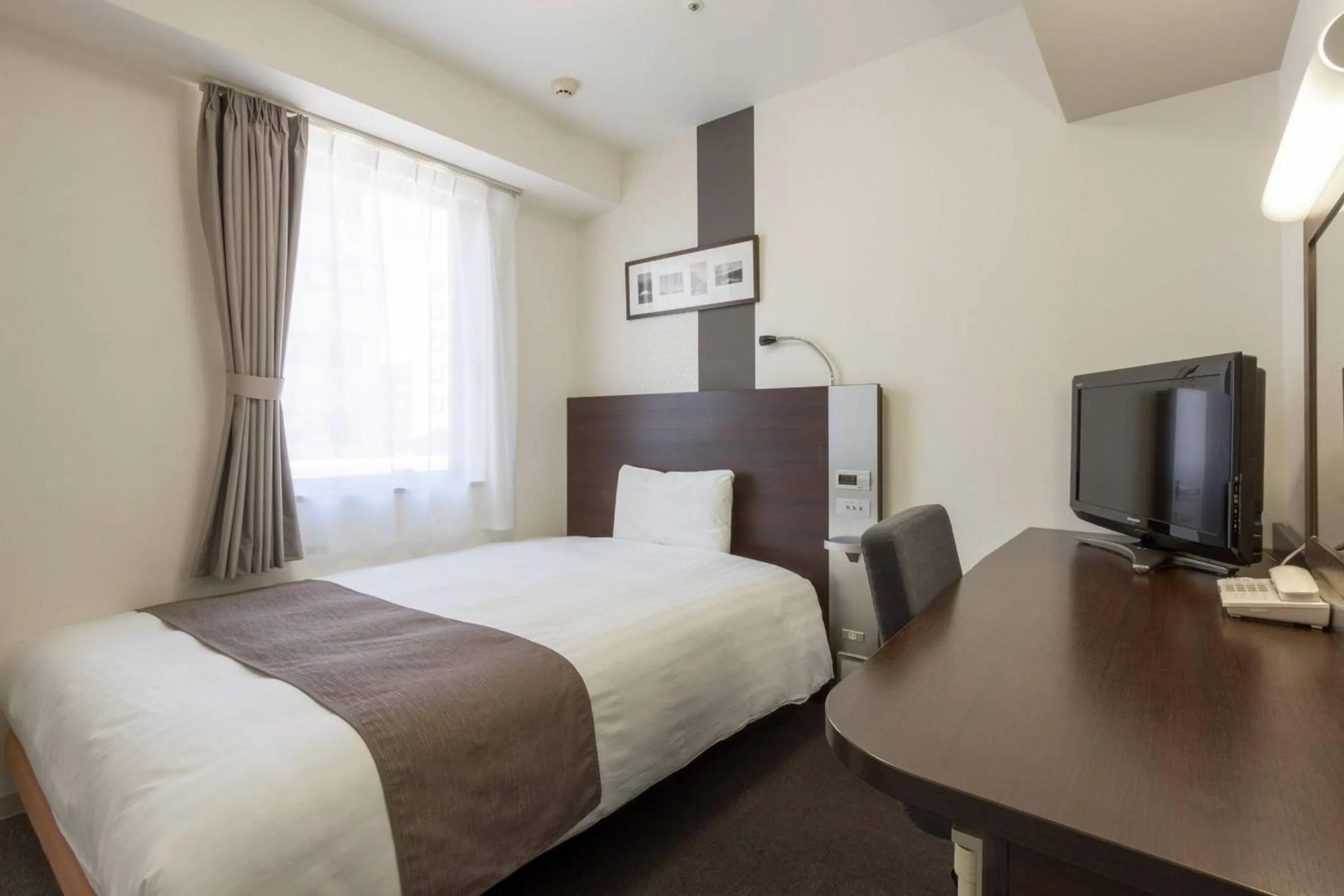 Bedroom, Bed in Comfort Hotel Hiroshima Otemachi