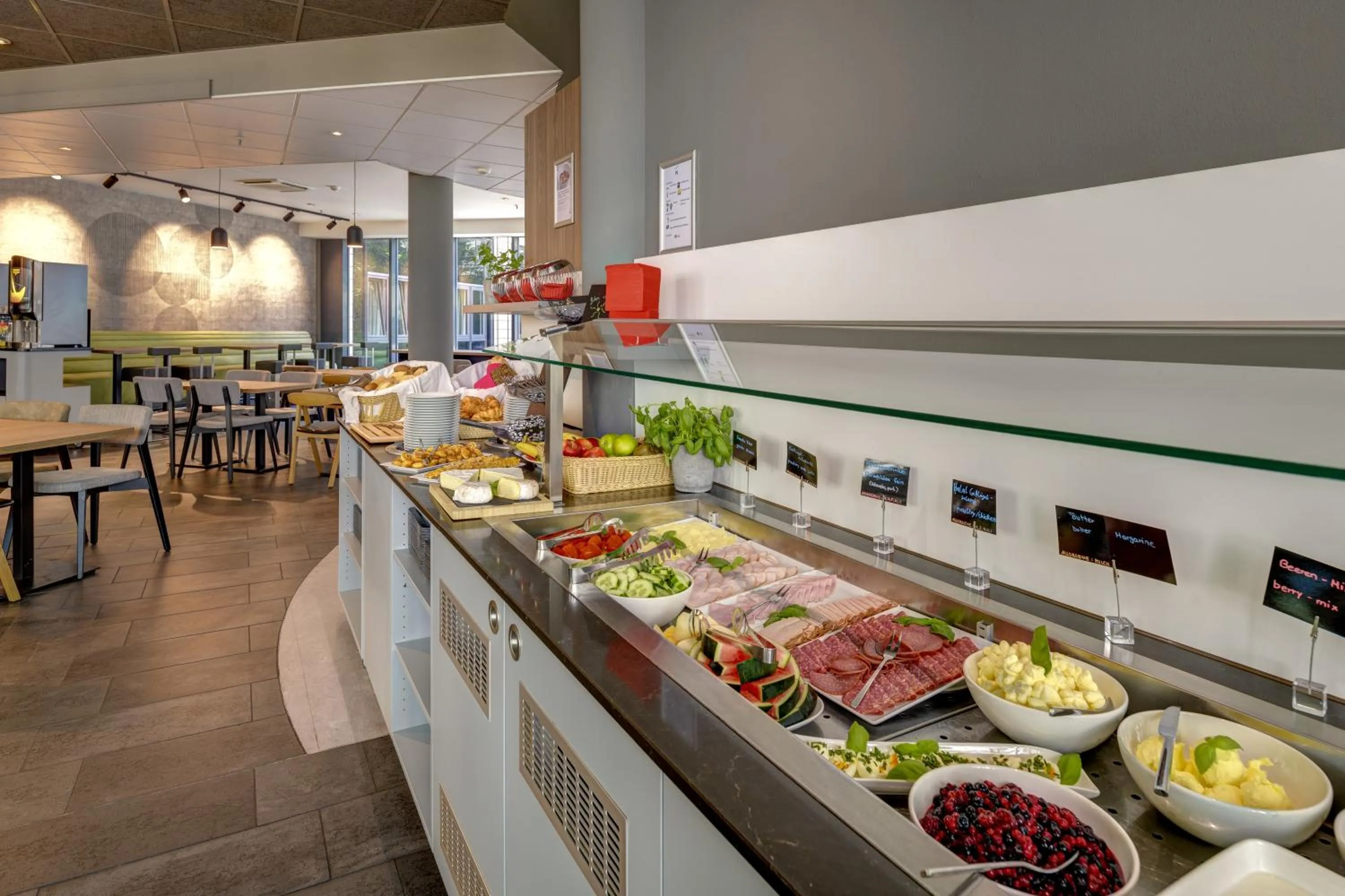 Breakfast in Novotel Suites München Parkstadt Schwabing