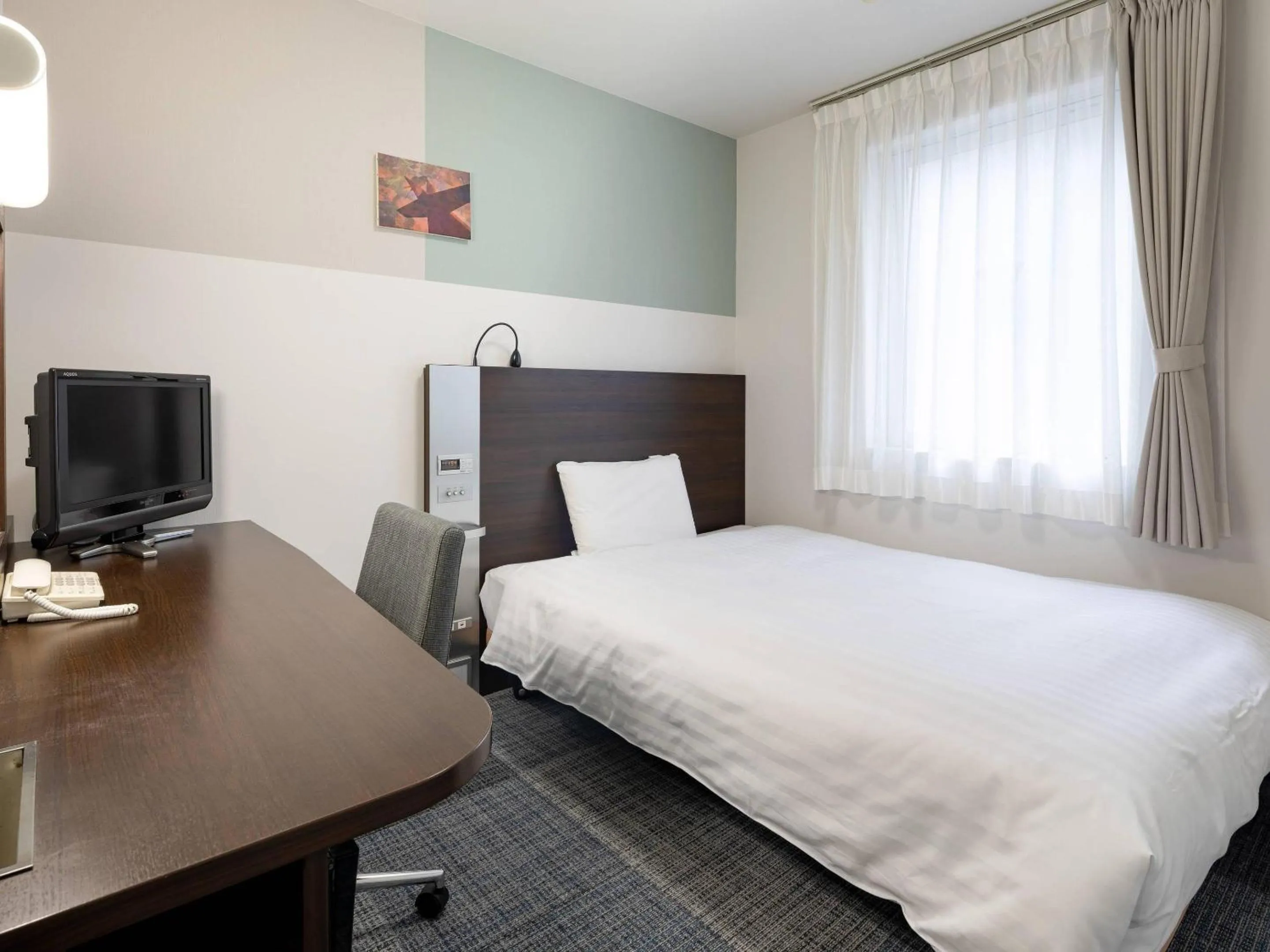 Bedroom, Bed in Comfort Hotel Kure