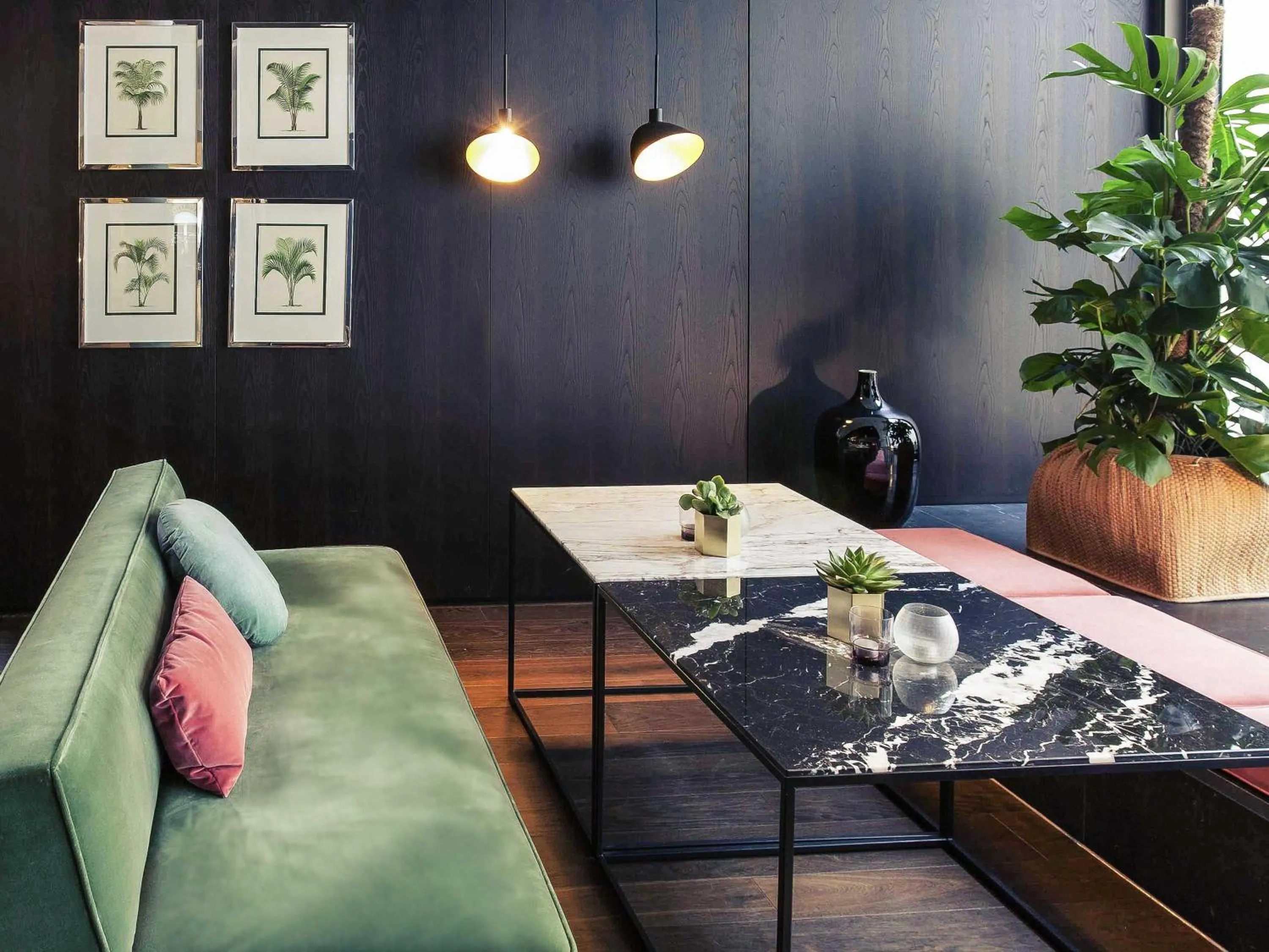 Lounge or bar in Mercure Hotel Wiesbaden City