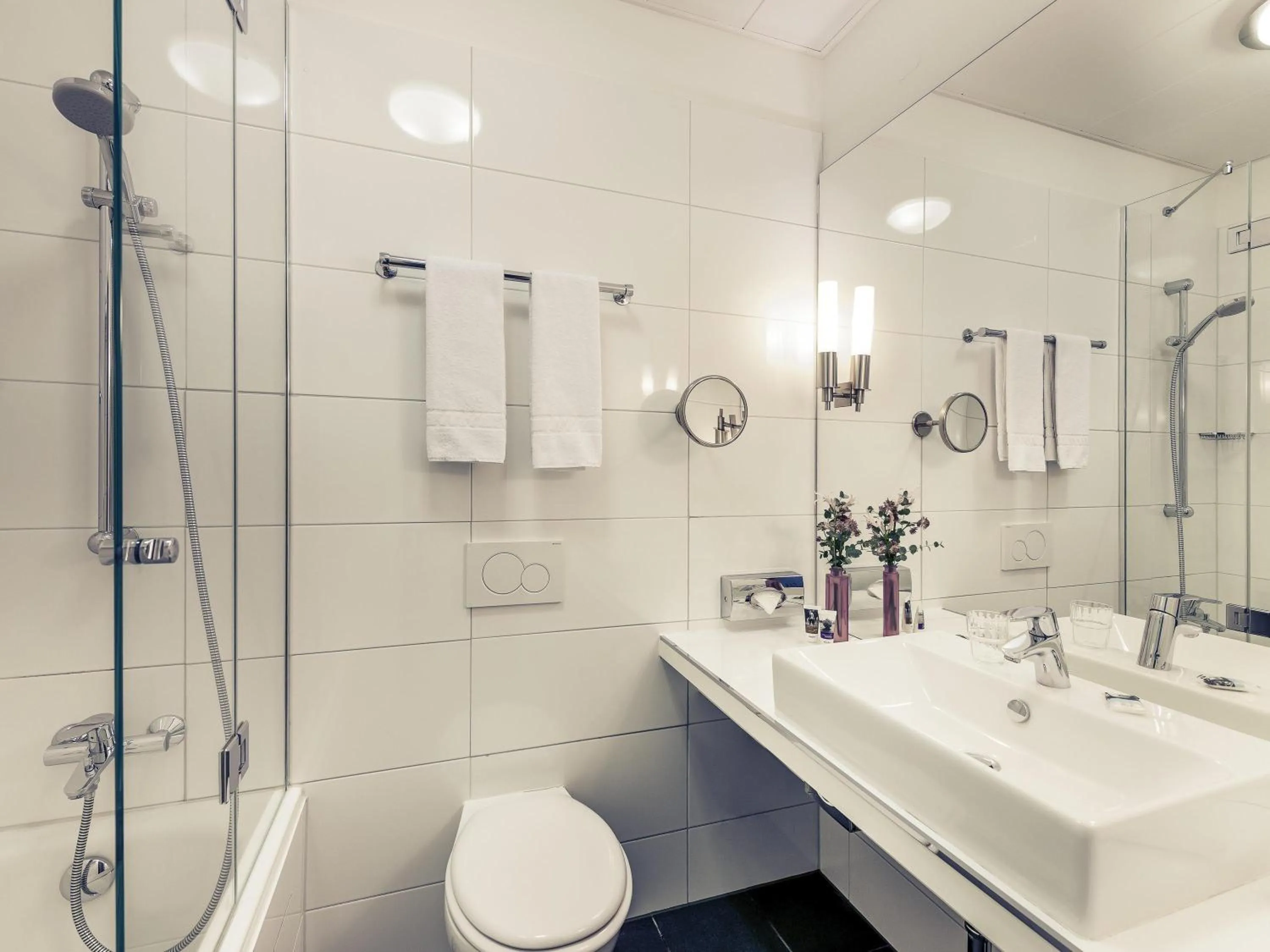 Bedroom in Mercure Hotel Wiesbaden City