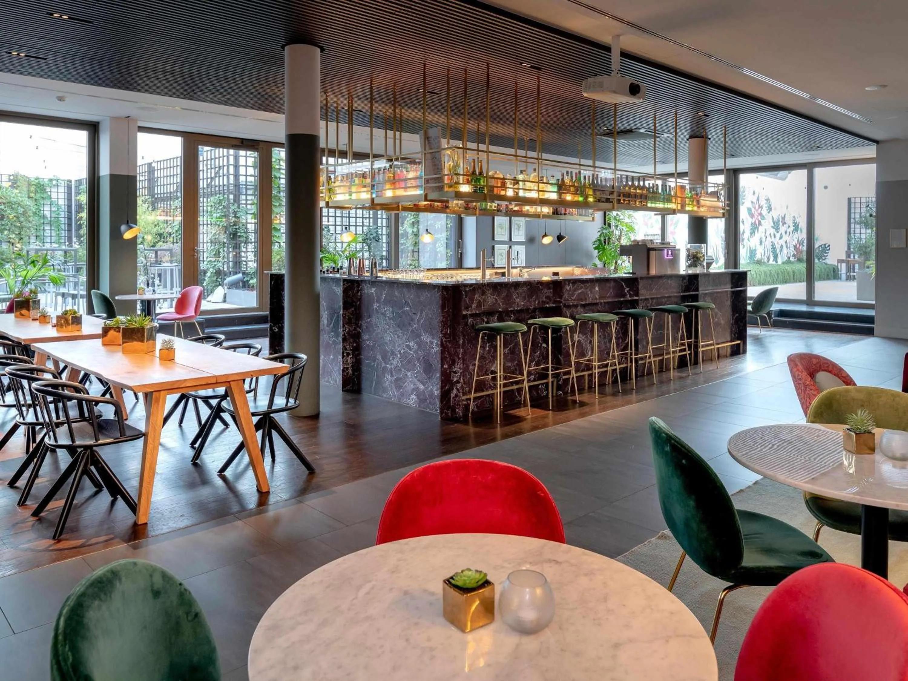 Lounge or bar in Mercure Hotel Wiesbaden City