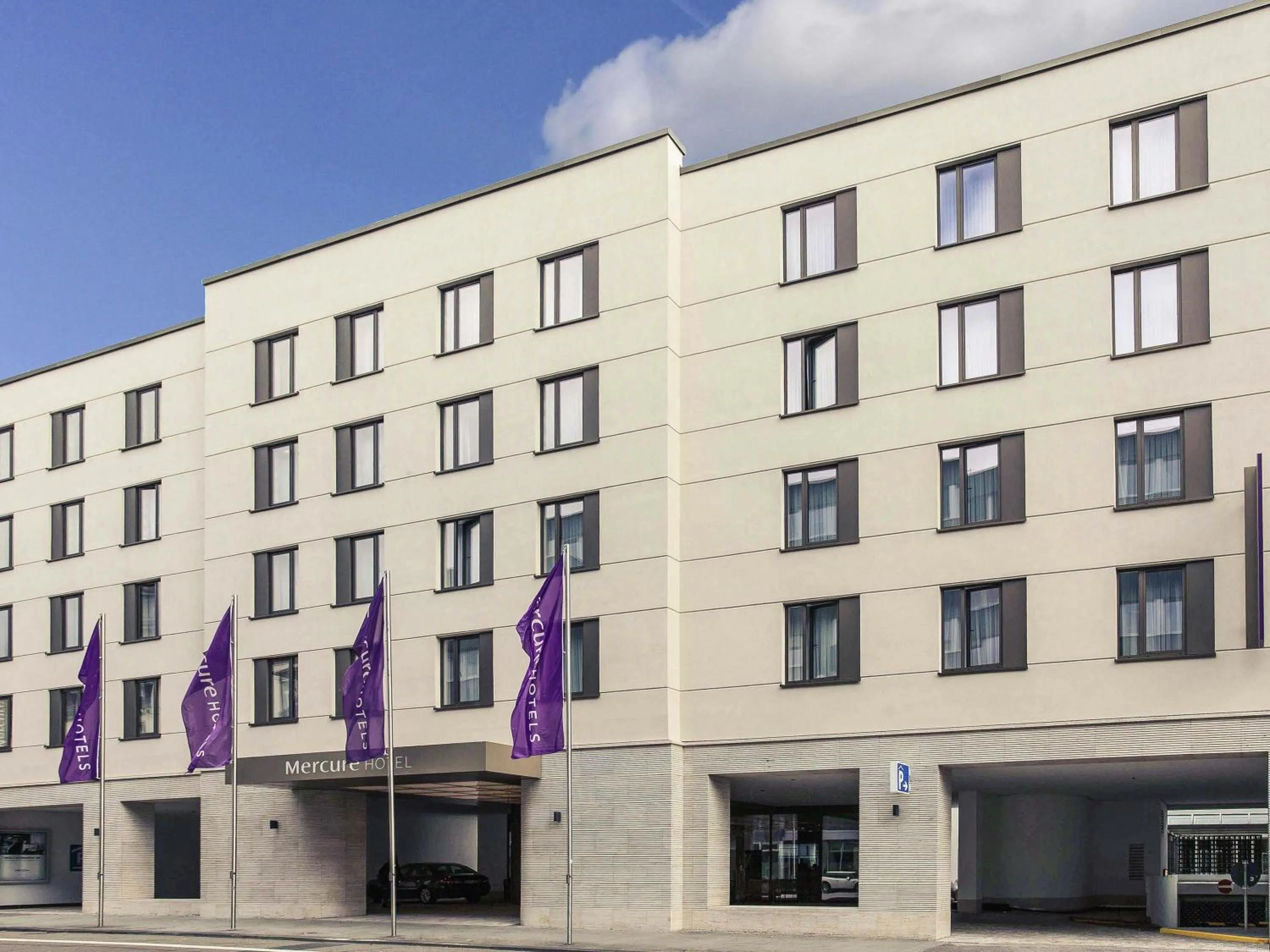 Property building in Mercure Hotel Wiesbaden City