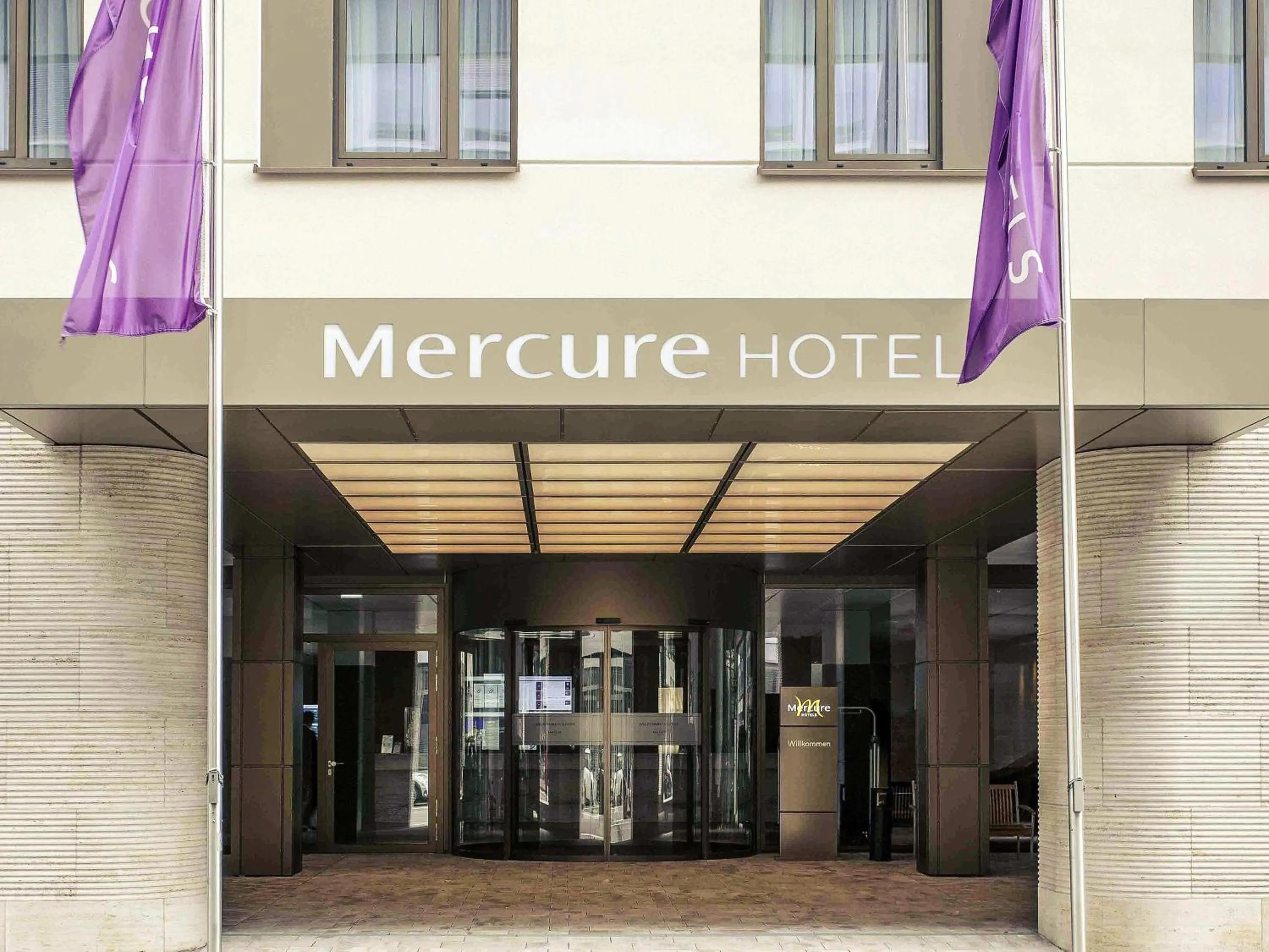 Property building in Mercure Hotel Wiesbaden City