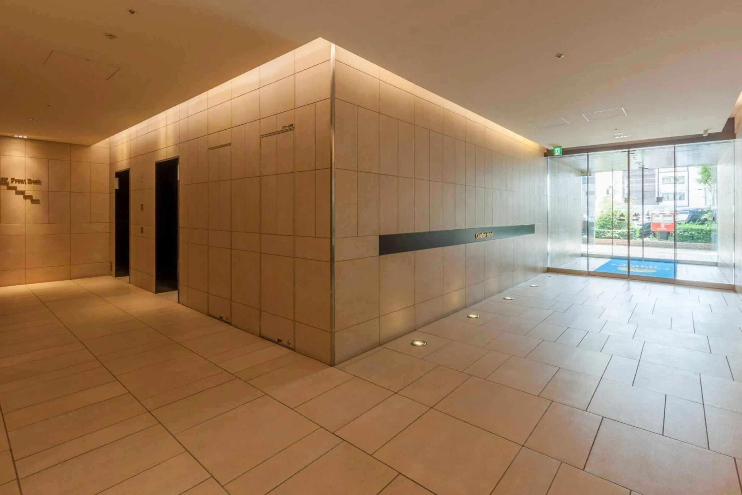 Lobby or reception in Comfort Hotel Tokyo Higashi Nihombashi