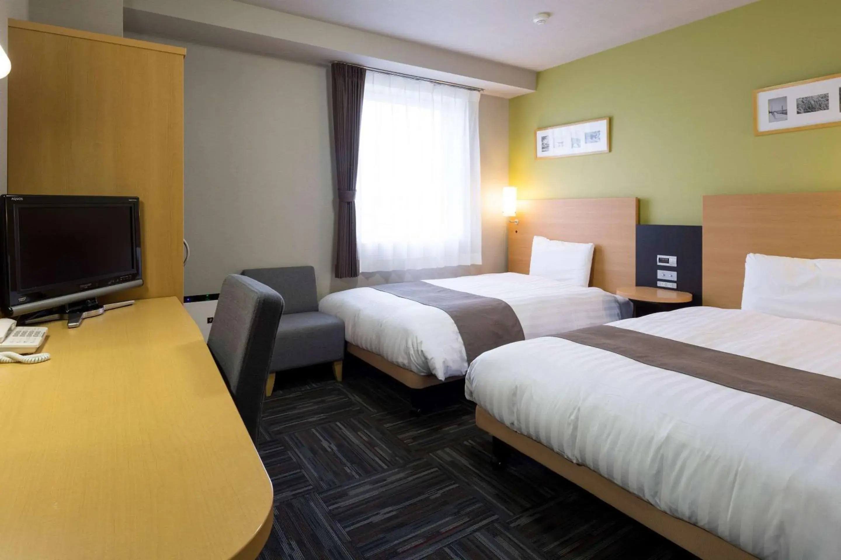 Twin Room - Non-Smoking in Comfort Hotel Tsubamesanjo Twin Room - Non-Smoking in Comfort Hotel Tsubamesanjo