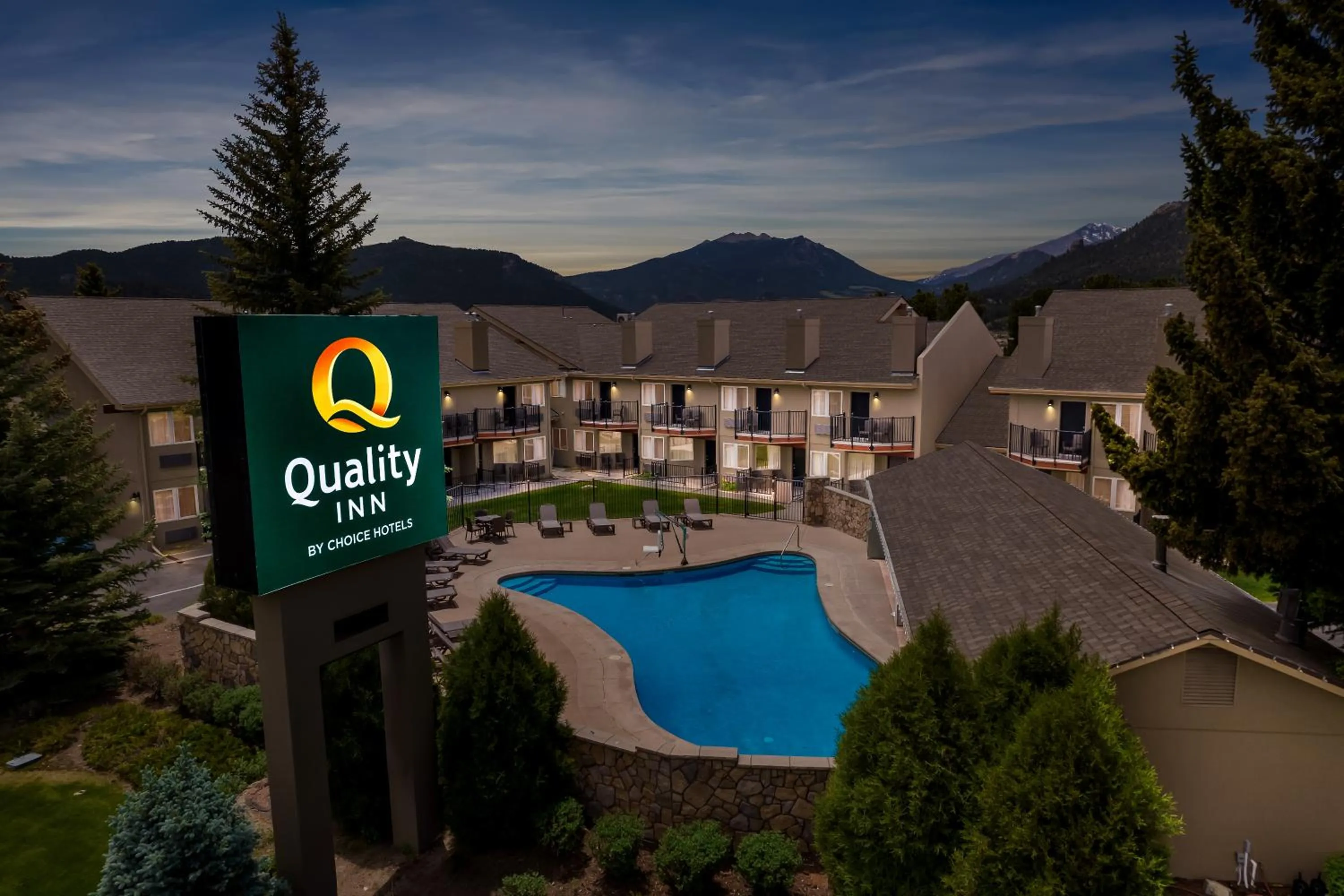 Property building in Quality Inn near Rocky Mountain National Park