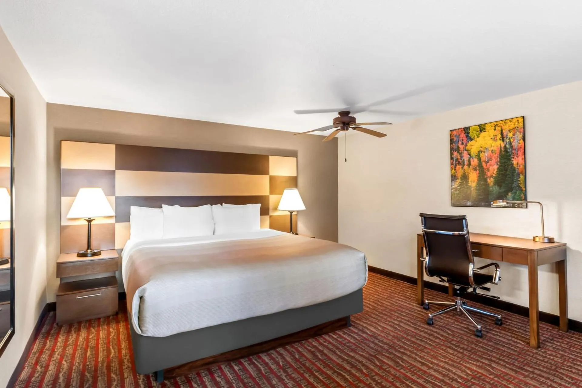 Bed in Quality Inn near Rocky Mountain National Park