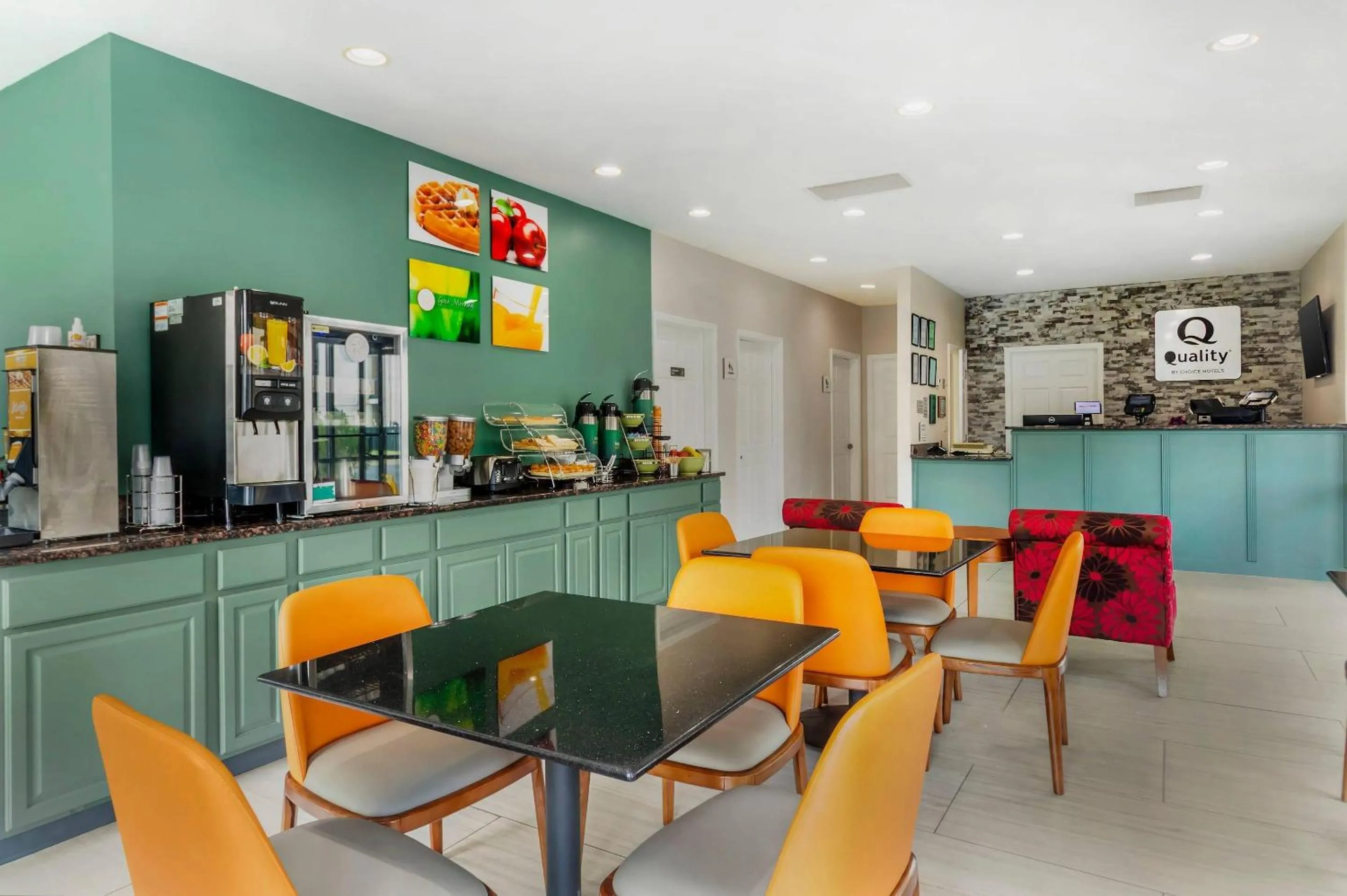 Breakfast in Quality Inn Madison - Huntsville