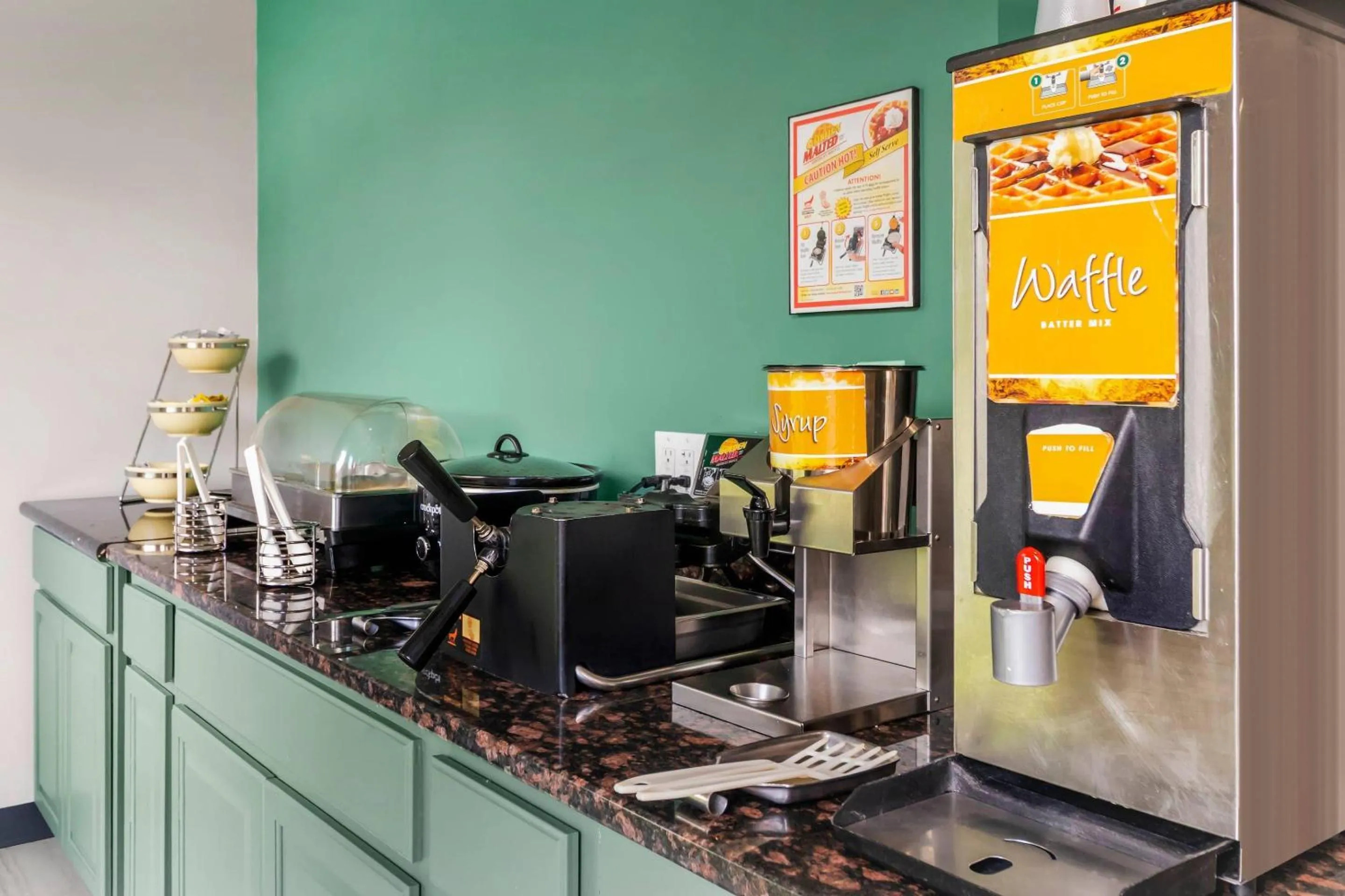 Breakfast in Quality Inn Madison - Huntsville