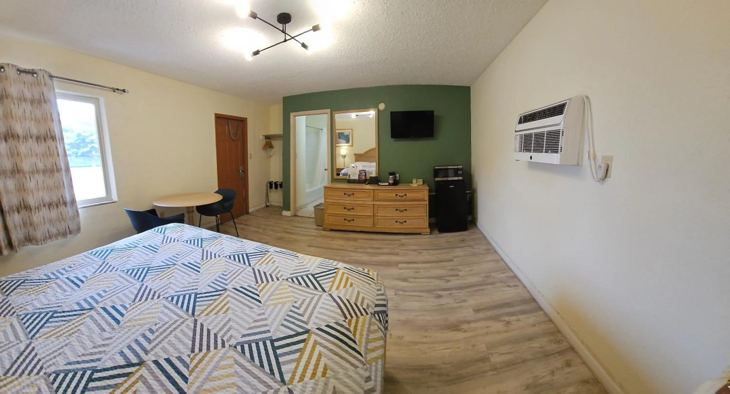 Bed in Rodeway Inn Fort Pierce US Highway 1