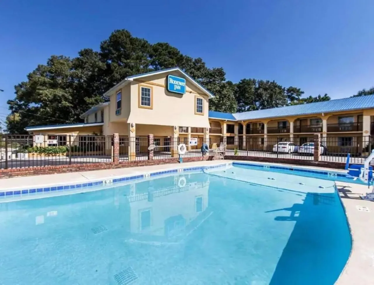 Swimming pool in Days Inn by Wyndham Calhoun GA I-75 and US-41