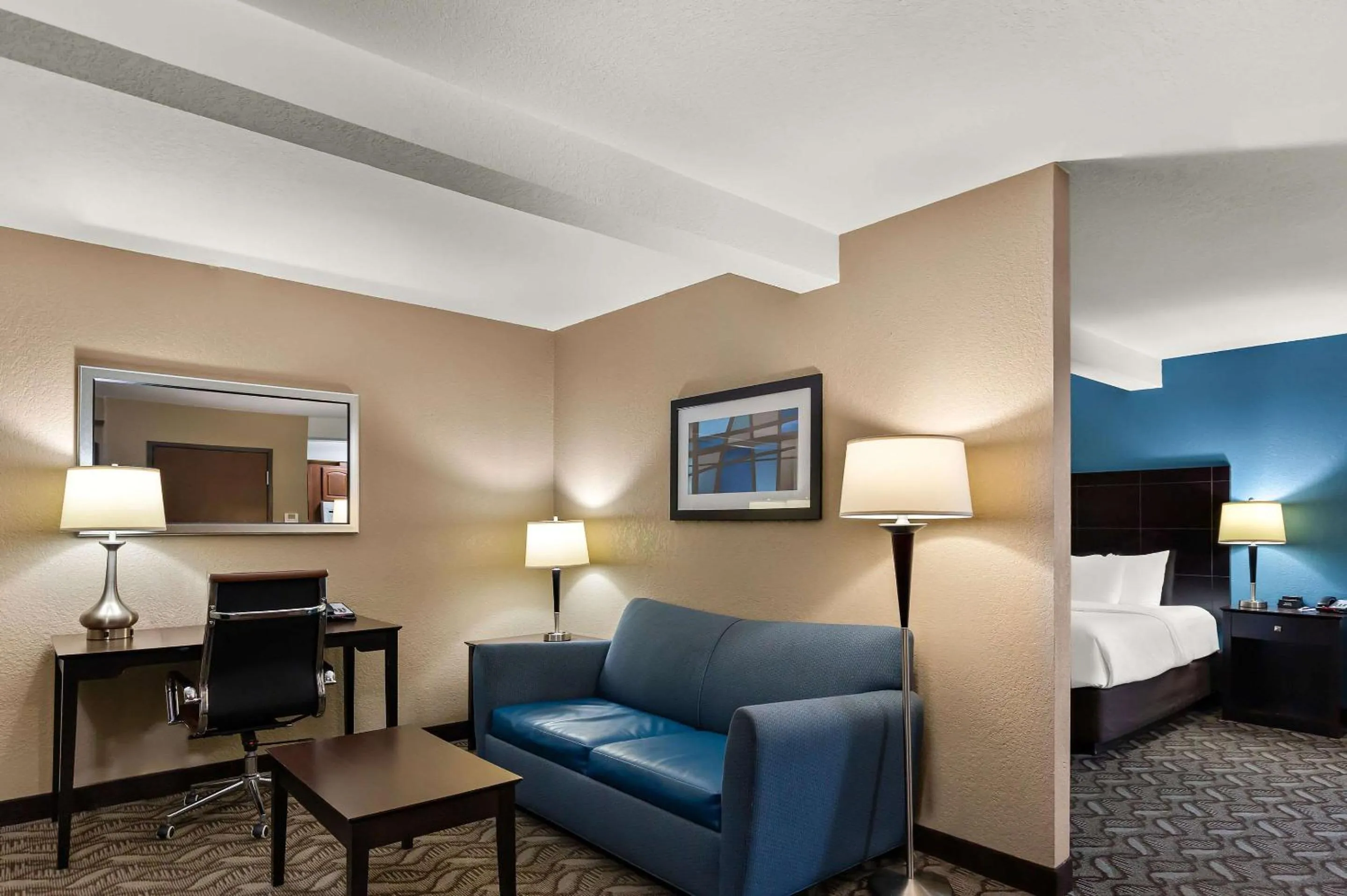 Bedroom, Bed in Comfort Inn & Suites Springfield I-55