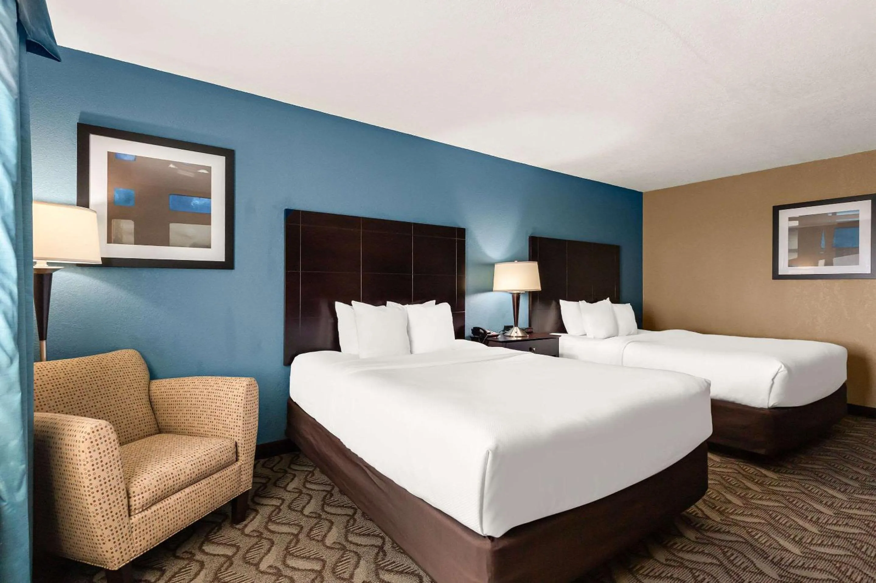 Bedroom, Bed in Comfort Inn & Suites Springfield I-55
